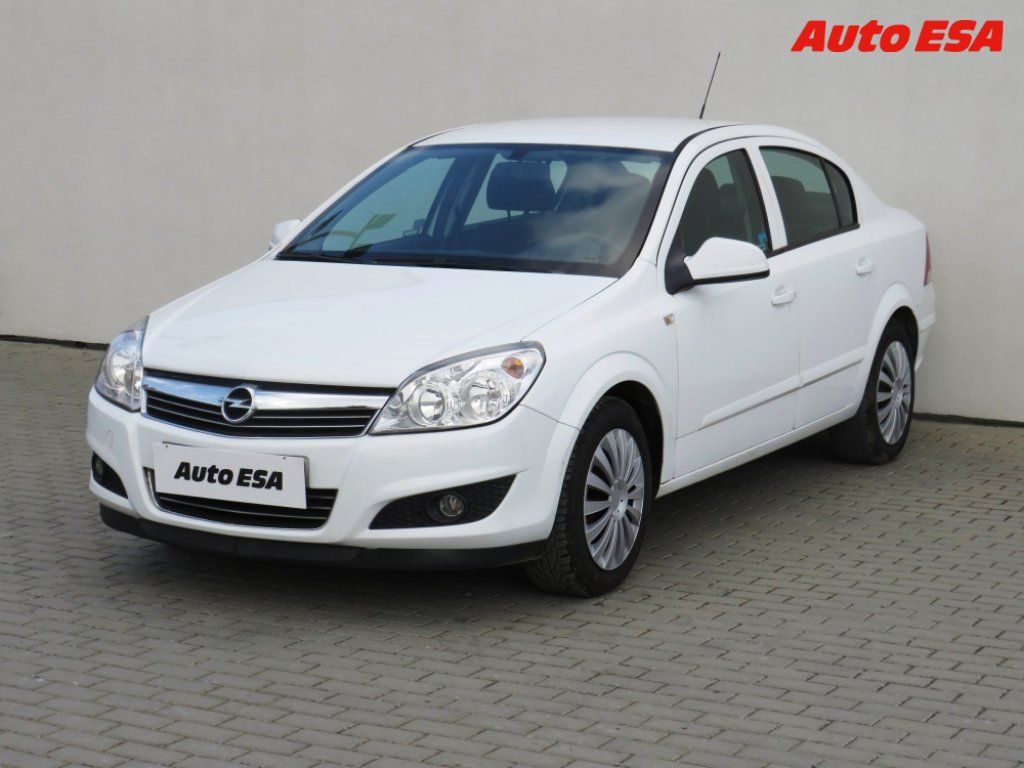 Opel Astra, 1.6i,ČR,AT,AC - fotka 3