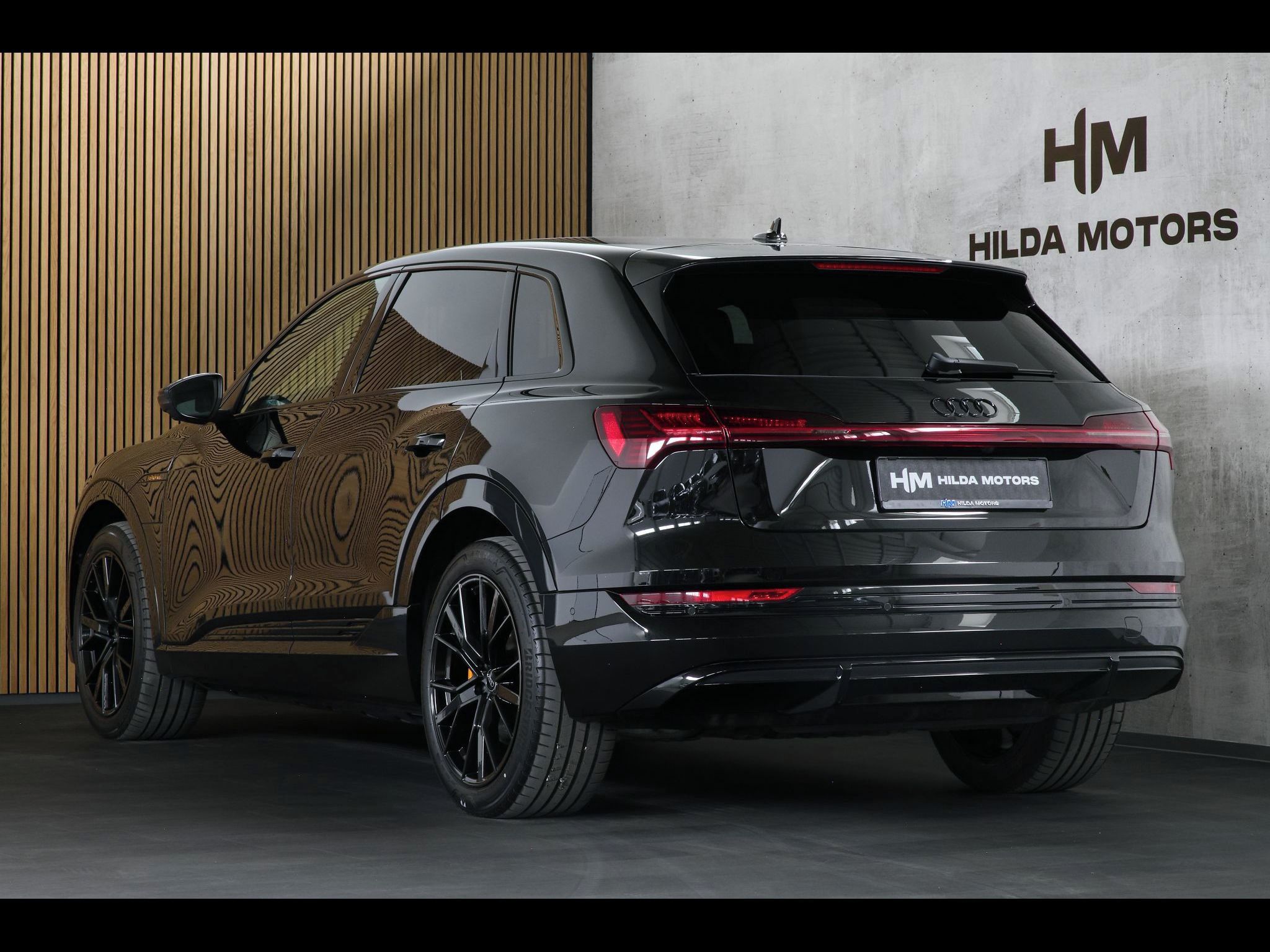 Audi e-tron, 55 300kW S-line BlackEdi NV TZ - fotka 2