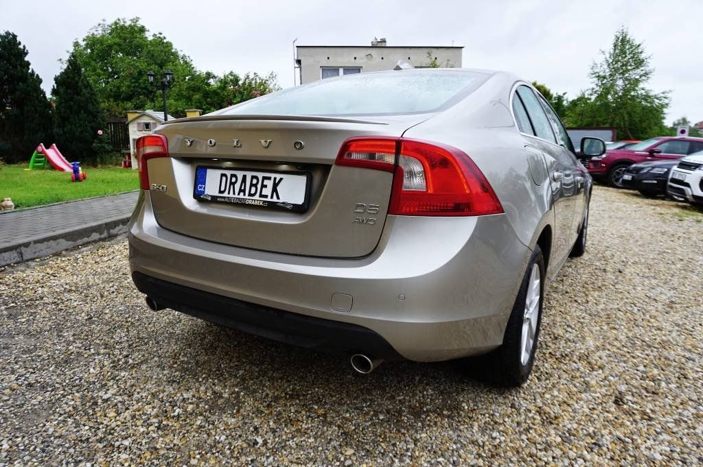Volvo S60, SUMMUM D5 158 kW - fotka 6