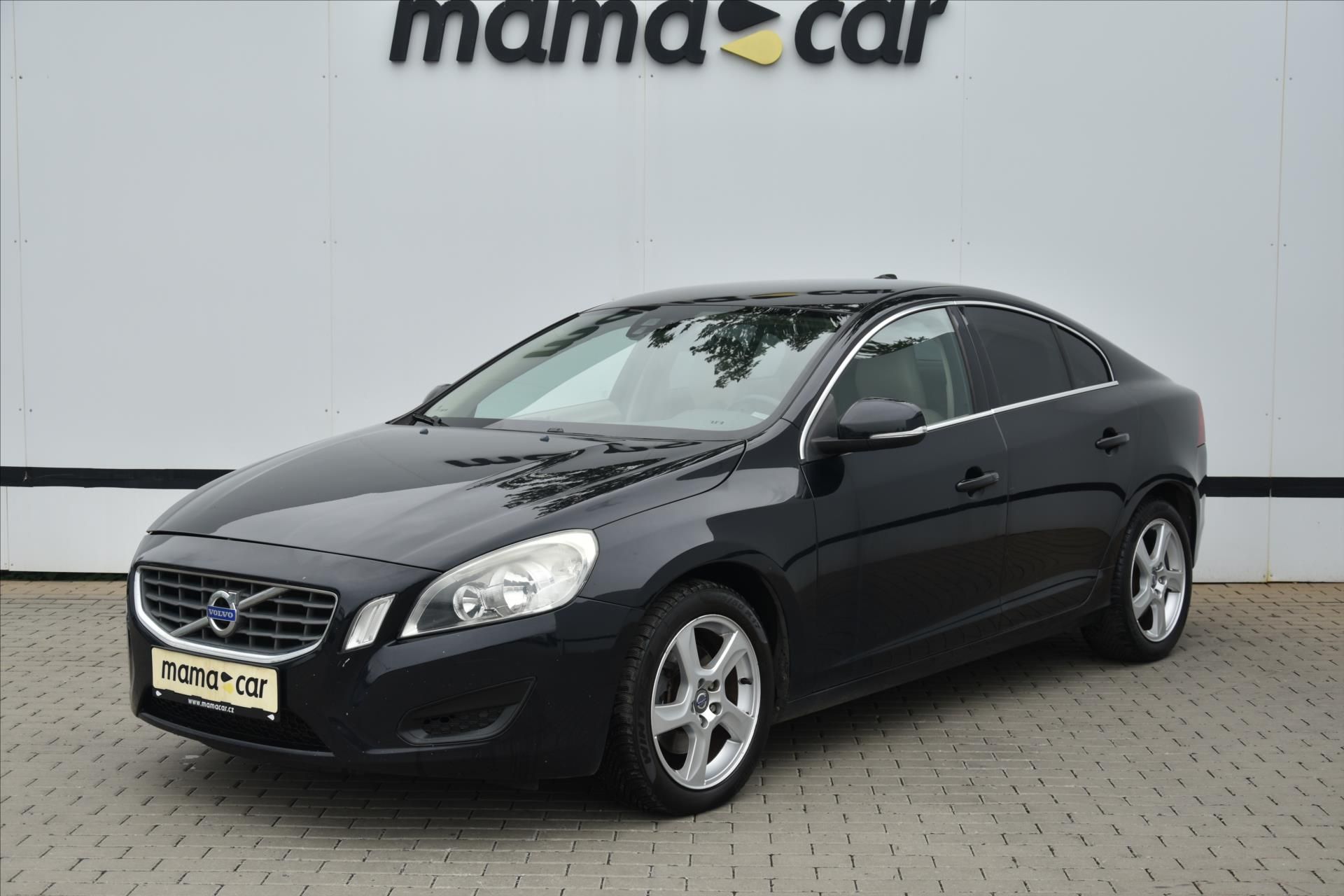 Volvo S60, 2.0D 120kW MOMENTUM ČR - fotka 3