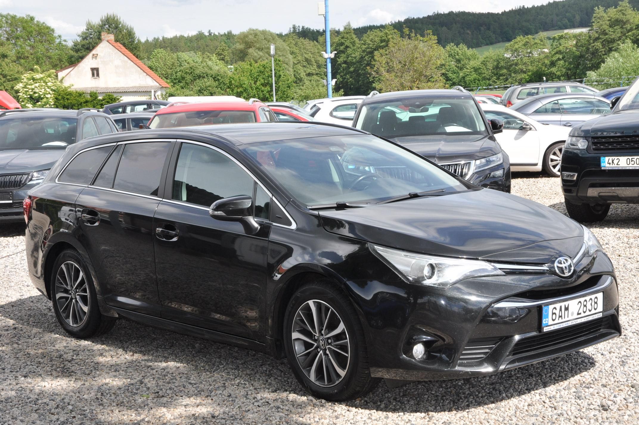 Toyota Avensis, 2.0D-4D 105kW KOMBI - fotka 2