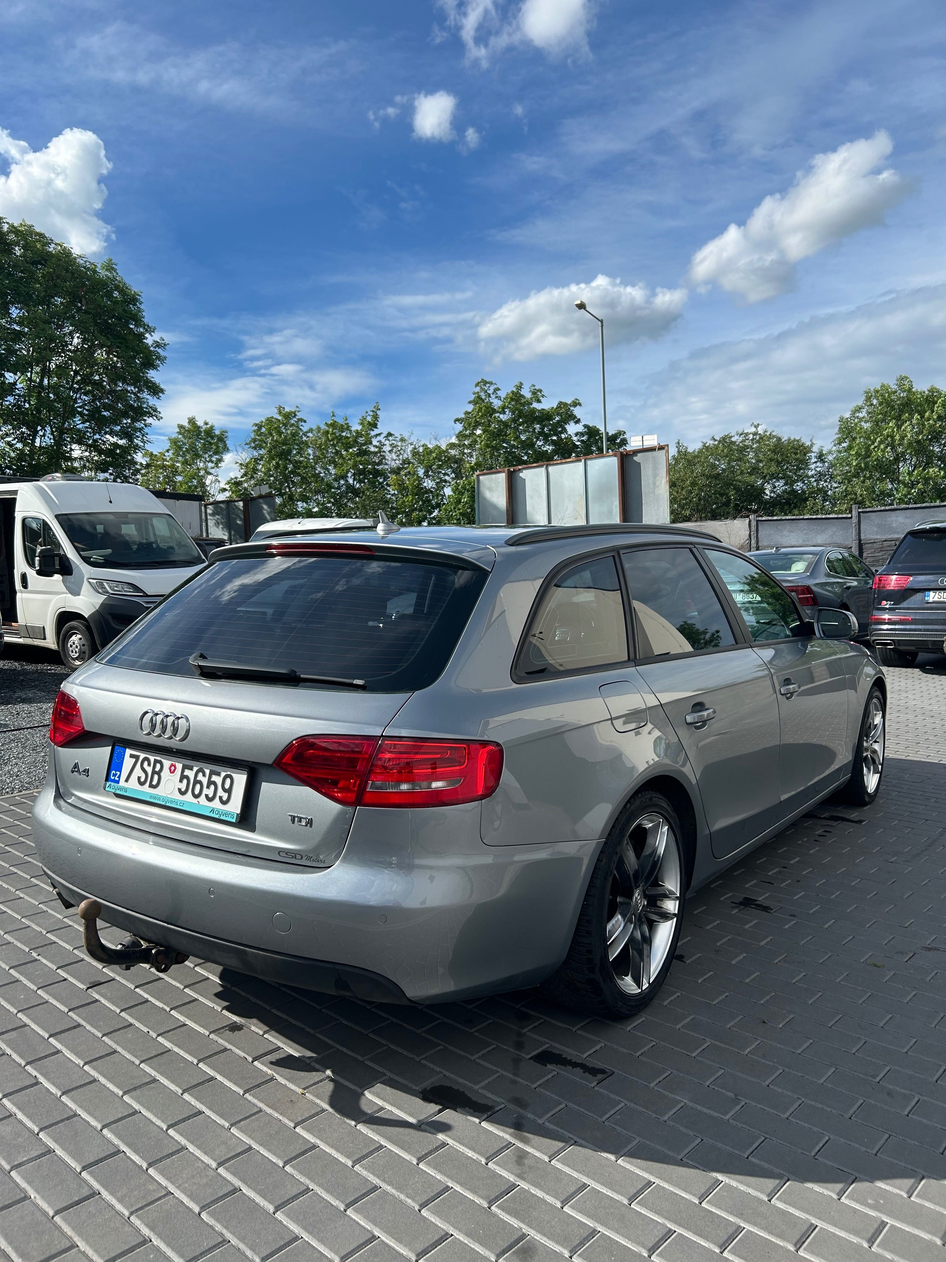 Audi A4 Avant, 2.0 TDI Kůže,AC,temp,park.asis - fotka 5