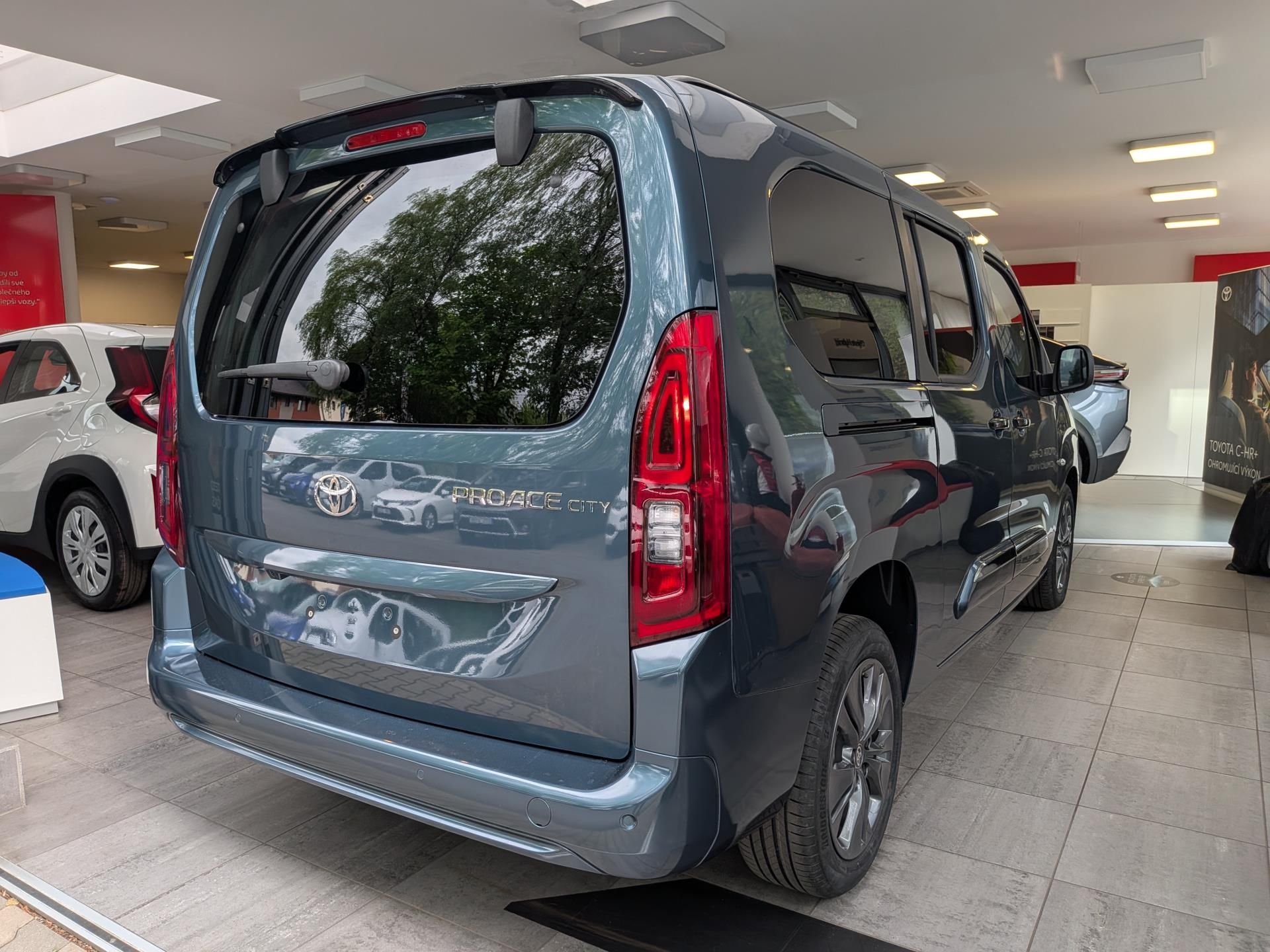 Toyota Proace City Verso, 1,5 Diesel Family 7S - fotka 6