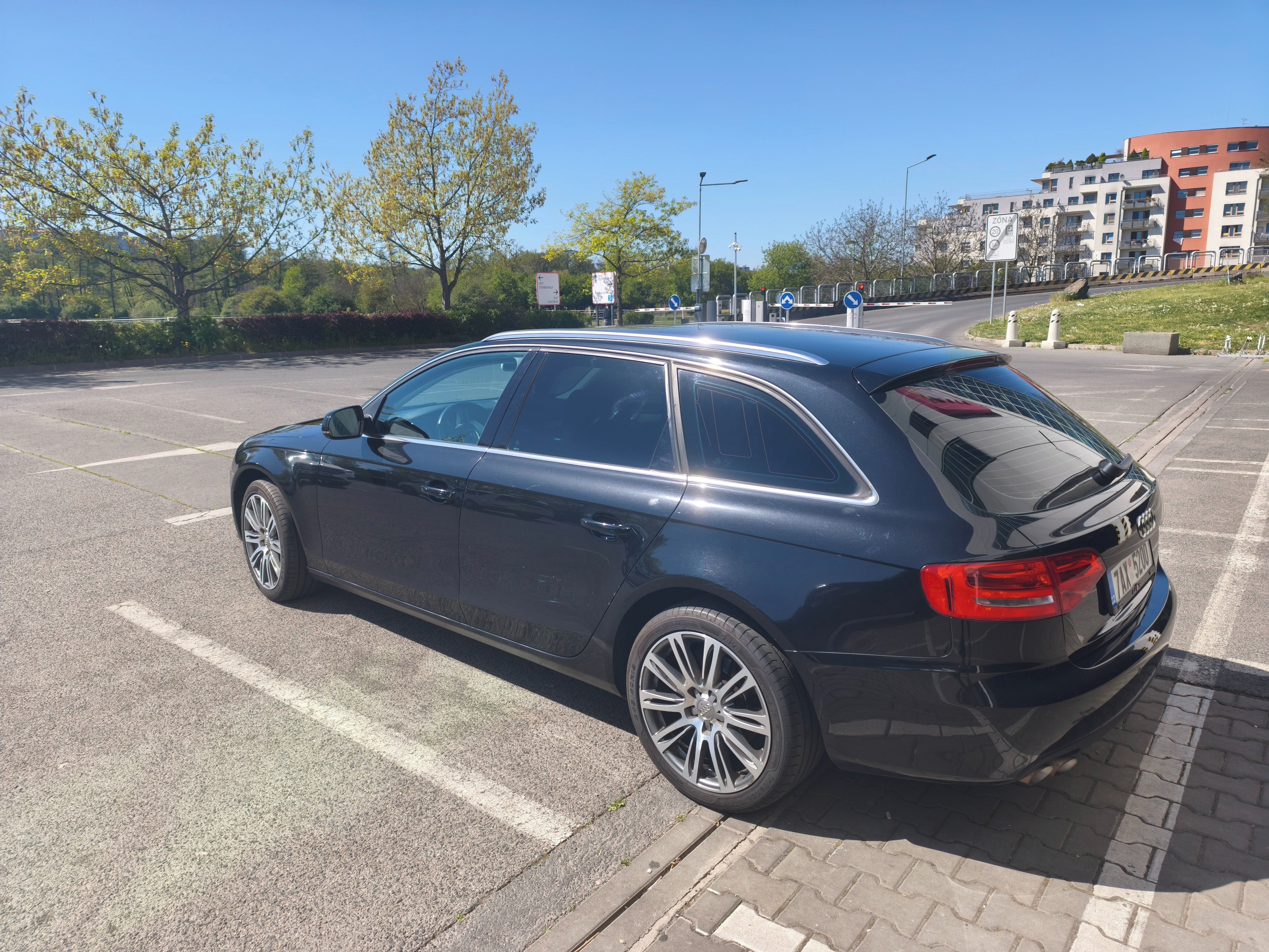 Audi A4, Audi A4 B8 - fotka 4