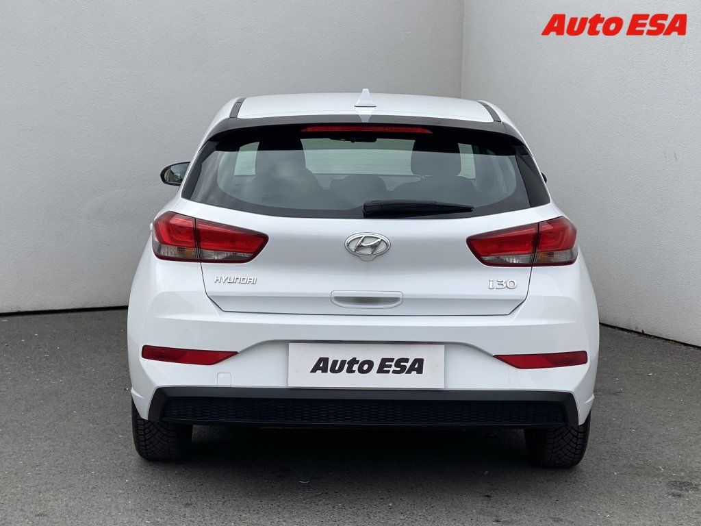 Hyundai i30, 1.5 DPi,1.maj,ČR,AC - fotka 5