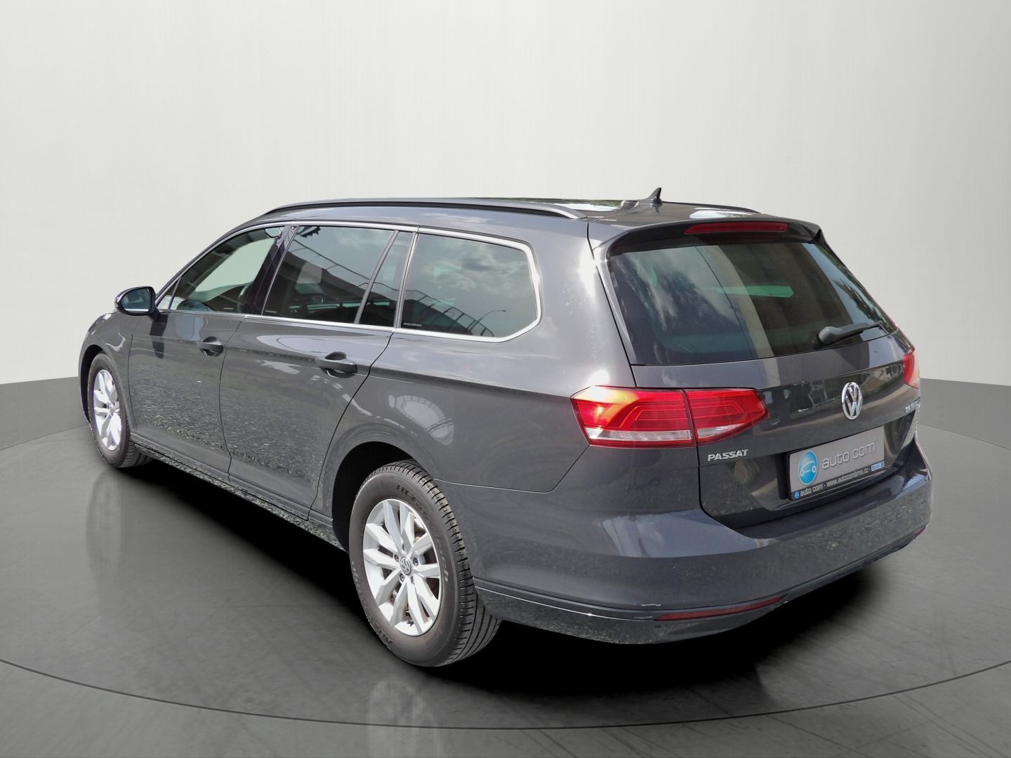 Volkswagen Passat, 2.0TDI Comfort Adaptiv Navi - fotka 3