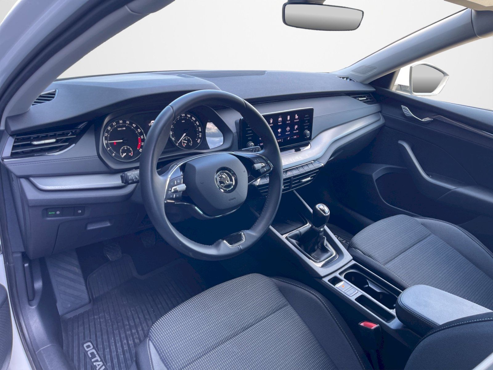 Škoda Octavia, 2.0 TDI 85kW Ambition Plus com - fotka 5