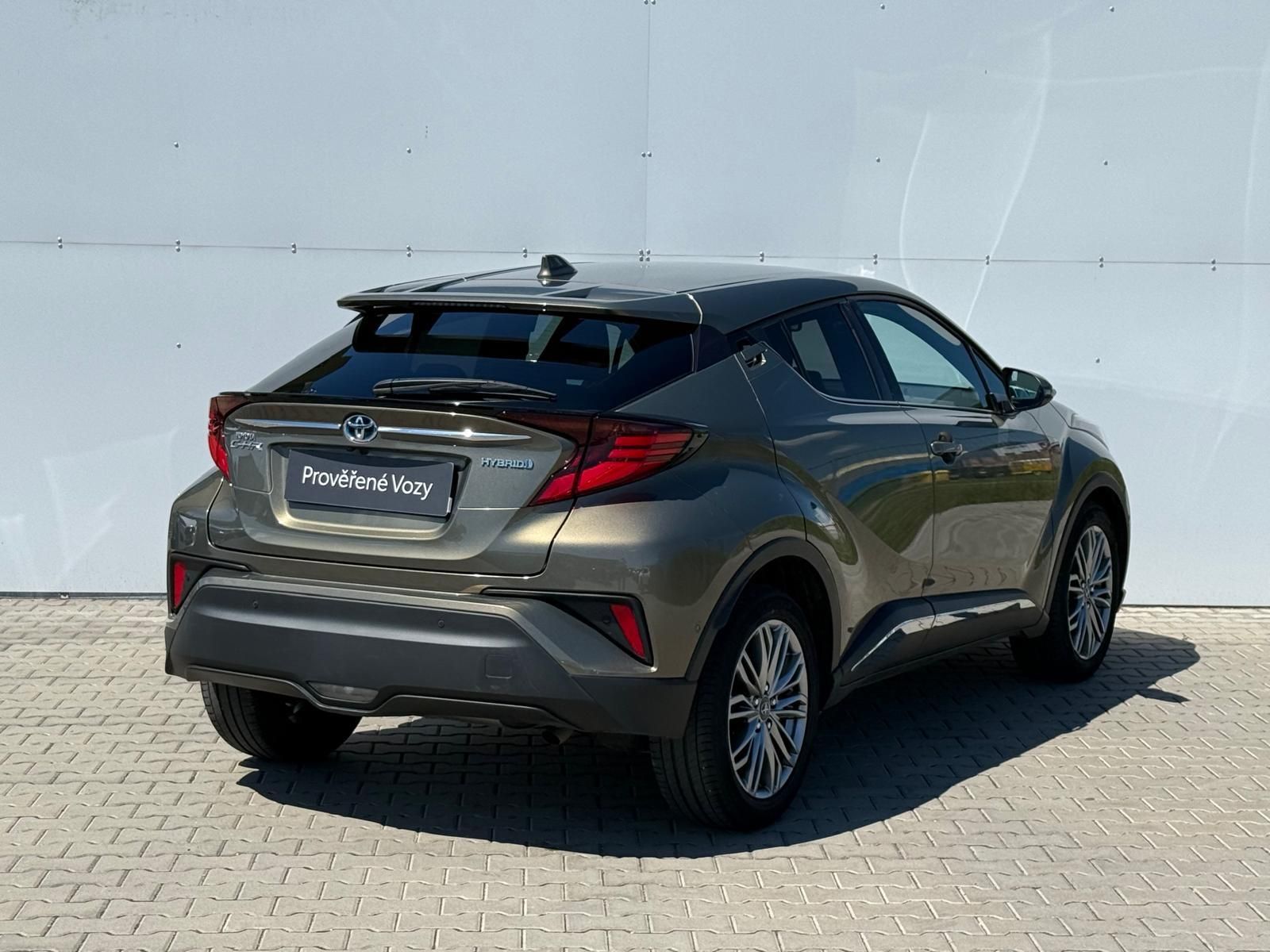 Toyota C-HR, 1.8 HSD e-CVT Executive - fotka 2