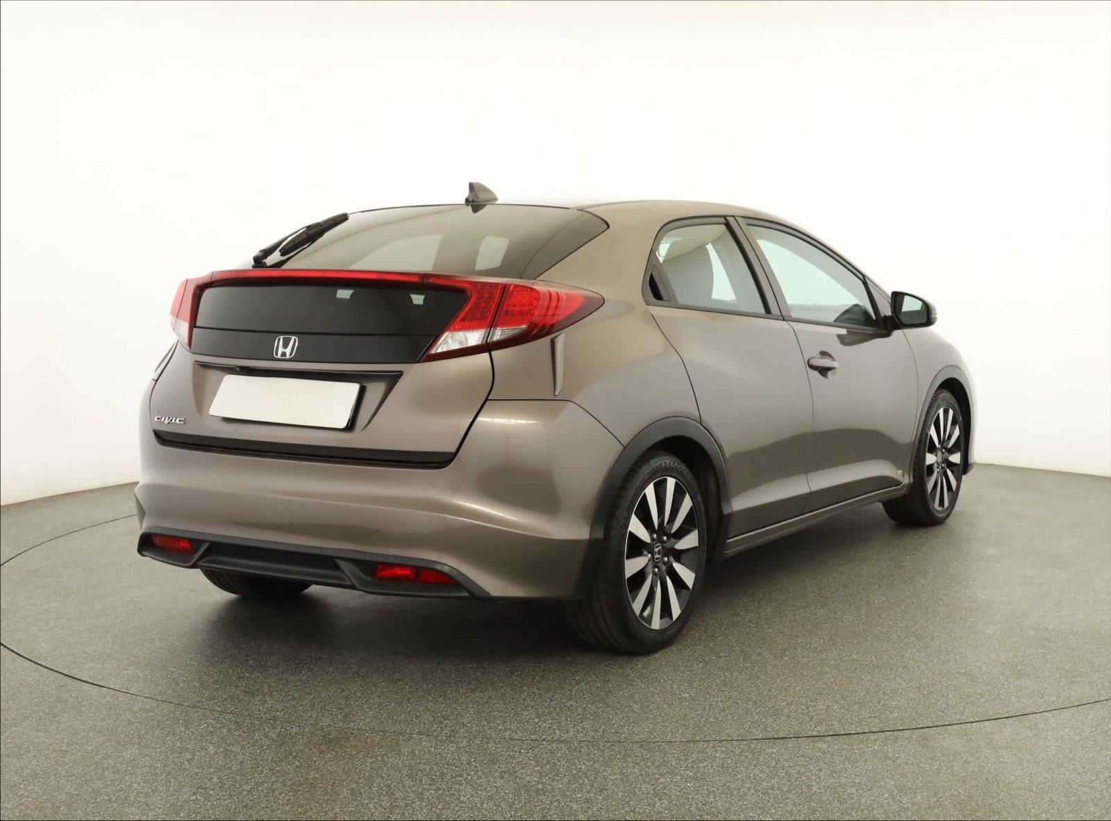 Honda Civic, 1.8 i-VTEC, Automatická klima - fotka 5
