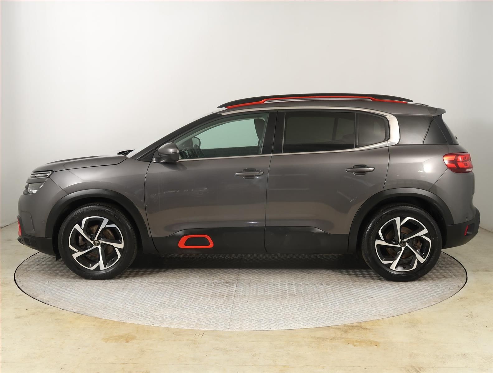 Citroën C5 Aircross, PureTech 130, ČR,1.maj - fotka 3
