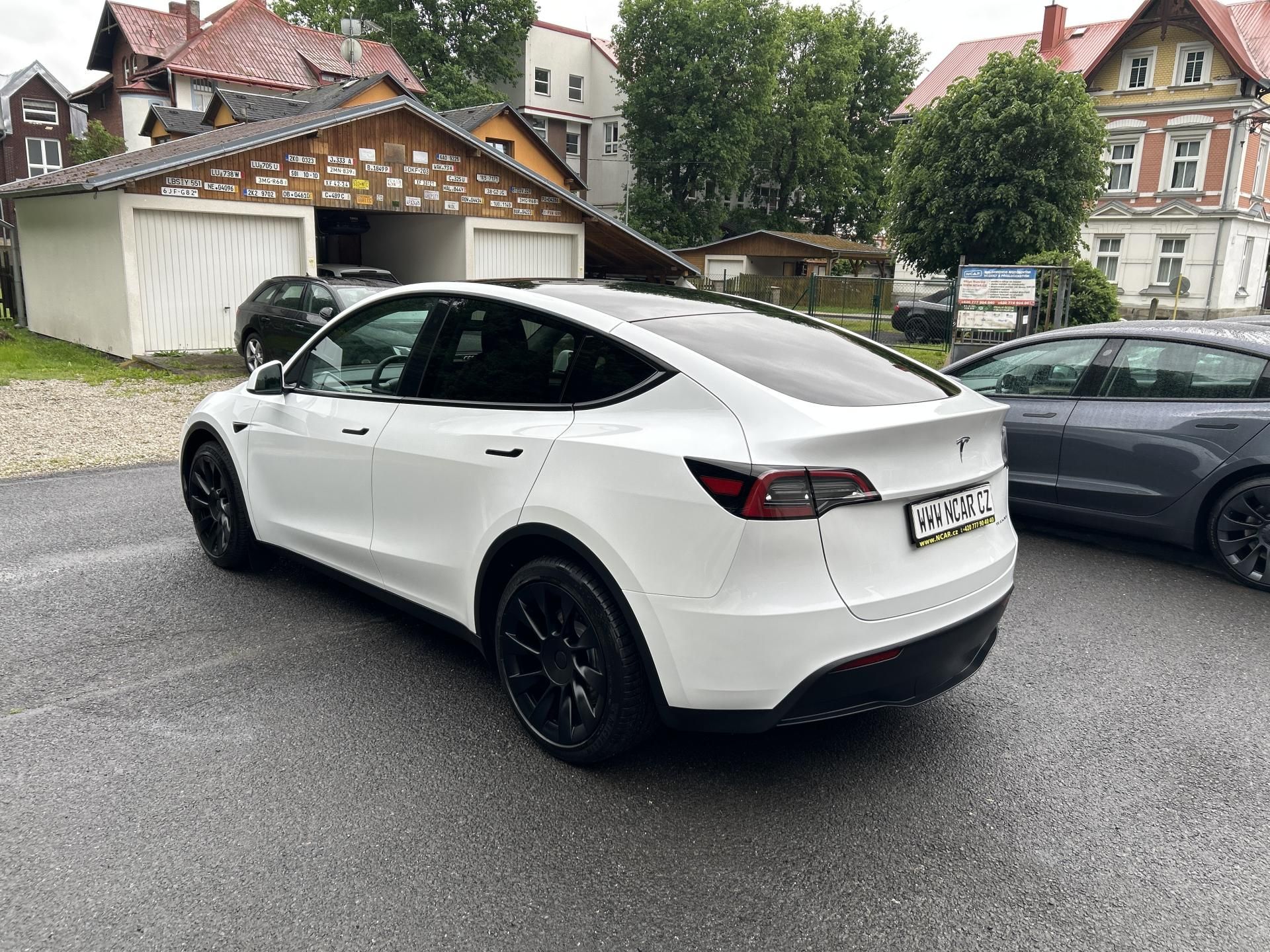 Tesla Model Y, LONG RANGE DUAL MOTOR  92% - fotka 5