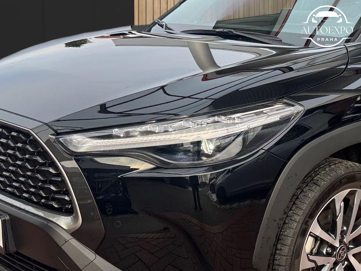 Toyota Corolla Cross, 2.0 Hybrid Kamera Navi - fotka 5