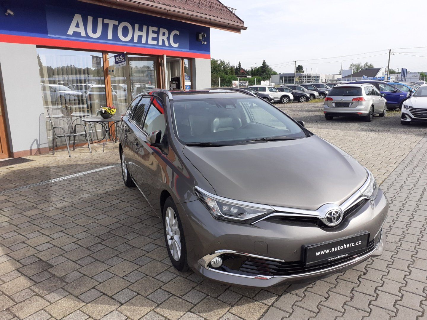 Toyota Auris, 1.6 i Valvematic  AUTOMAT - fotka 2