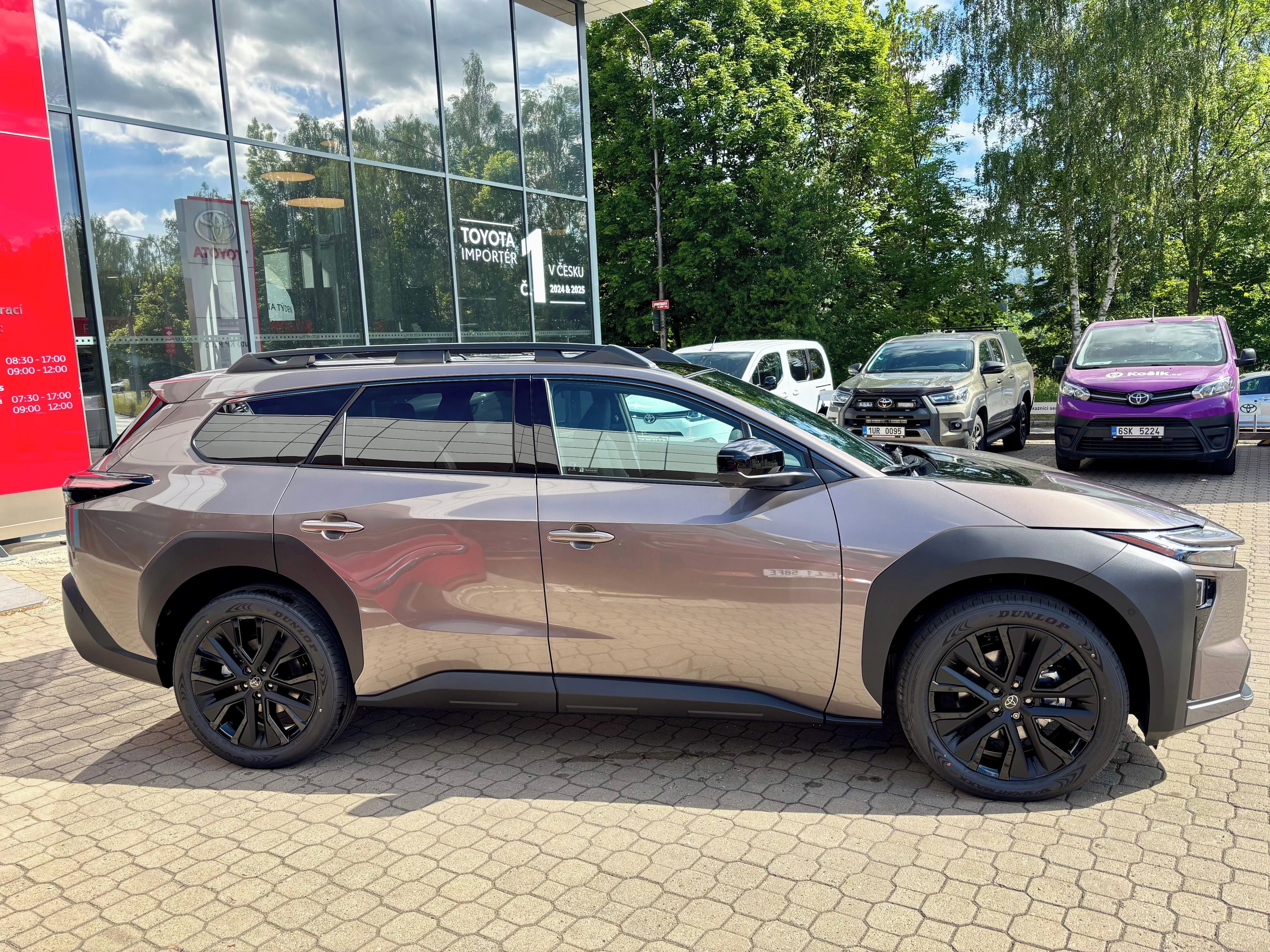 Toyota bZ4X Touring, 380k, Executive EV 4x4 - fotka 3