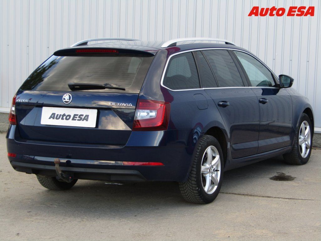Škoda Octavia, 1.4,LED,autoAC - fotka 4