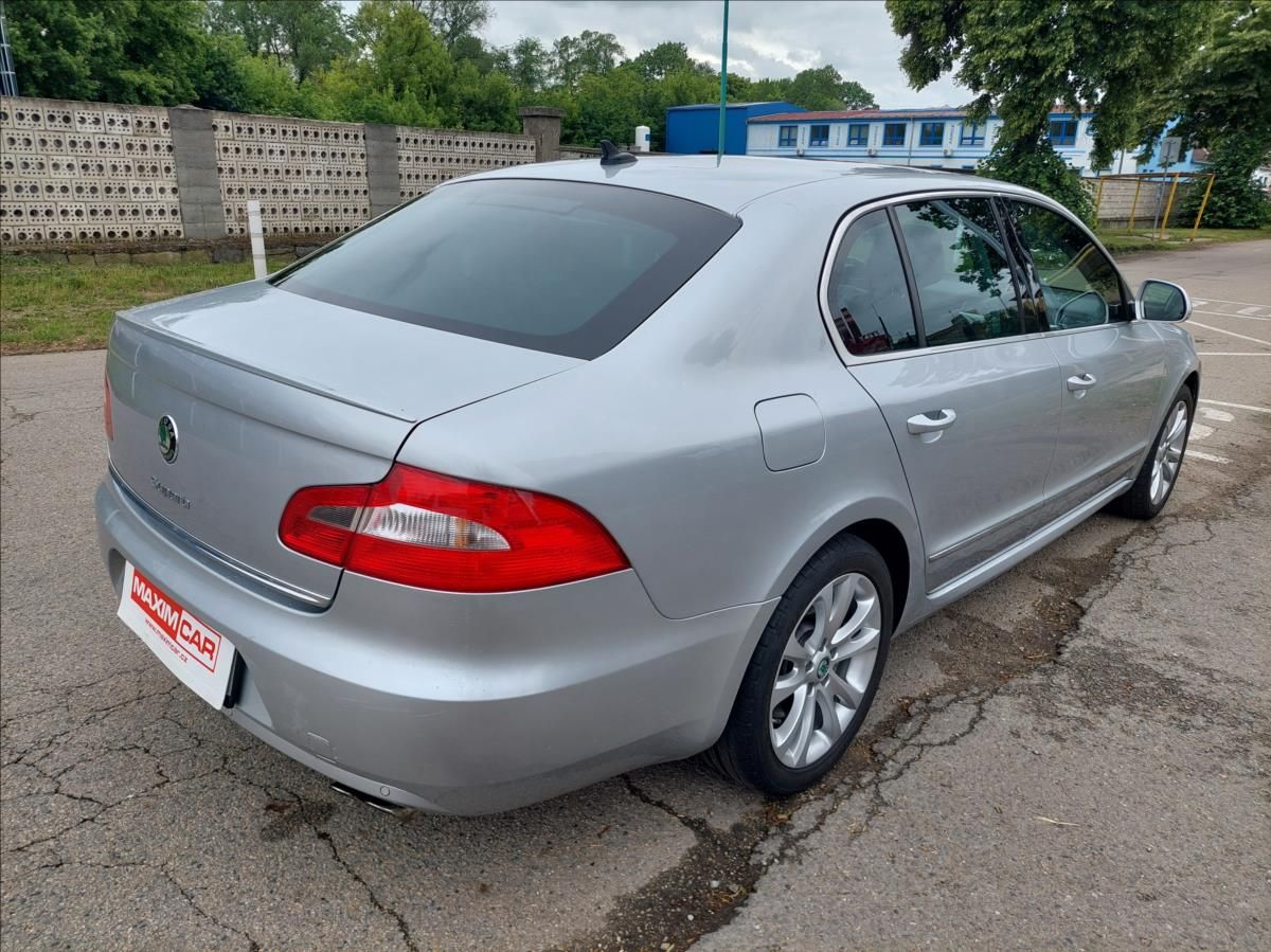 Škoda Superb, 3,6 V6 4x4 - fotka 6