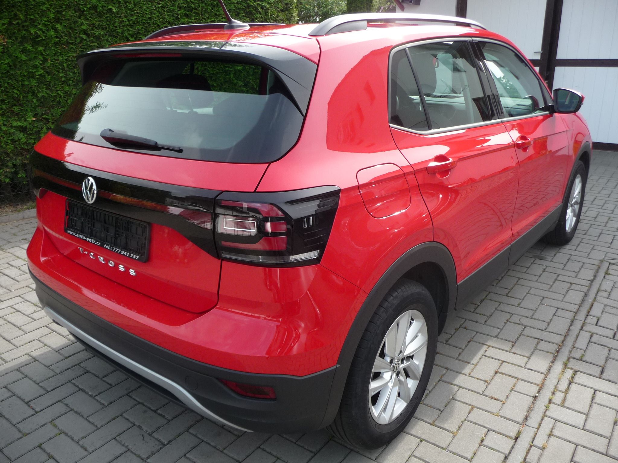 Volkswagen T-Cross, 1.2i TSi 85kw po 1.majiteli - fotka 4