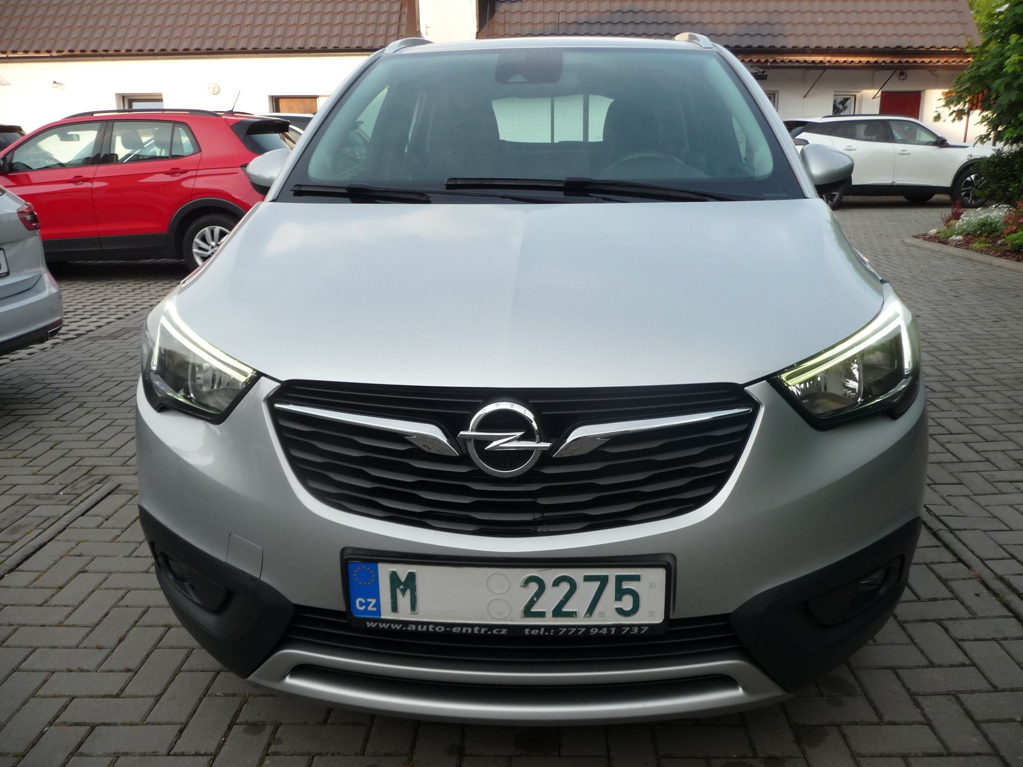 Opel Crossland X, 1.2i 81kw inovation po 1.majit - fotka 2