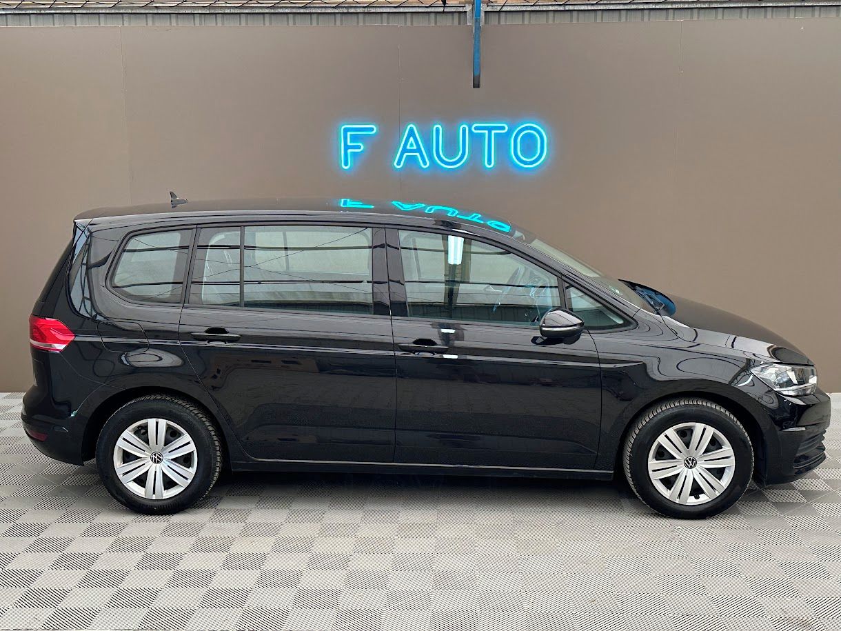 Volkswagen Touran, 2.0 TDi SCR Trendline - fotka 2