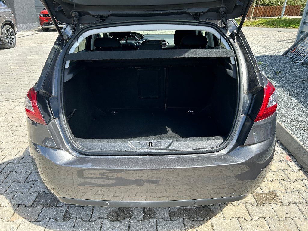 Peugeot 308, Active 1,2 Turbo 81kW MT5 - fotka 6