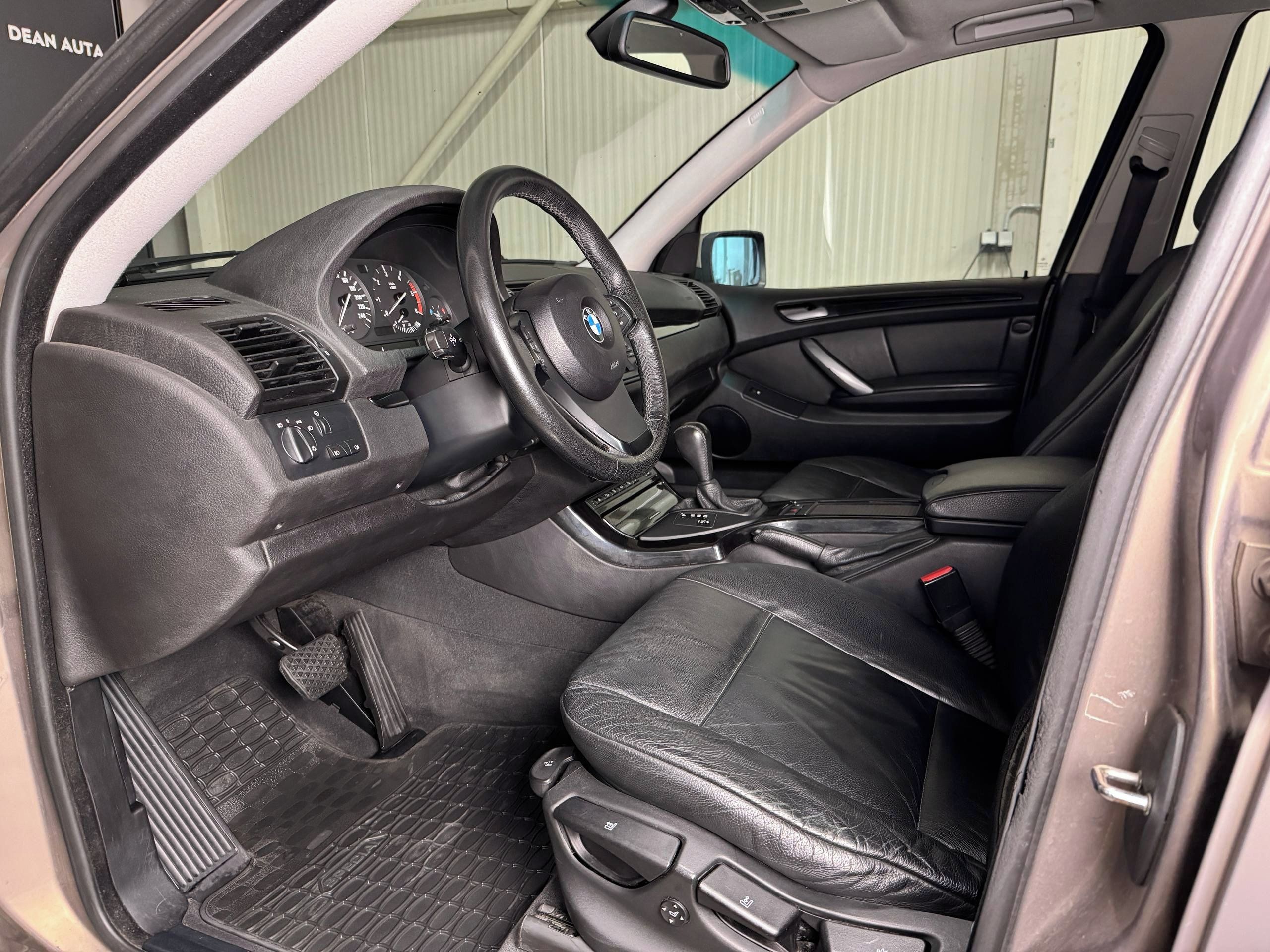 BMW X5, E53 3.0d, ČR, Tažné, Serviska - fotka 5