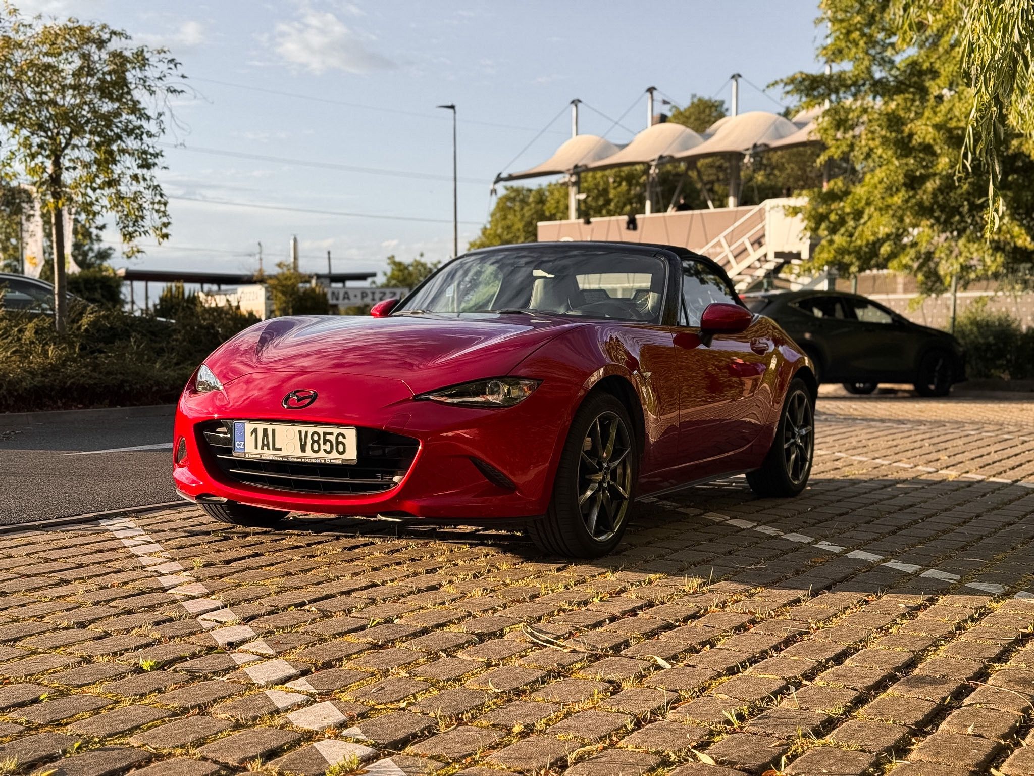 Mazda MX-5, Revolution Top 2.0 Alcantara - fotka 5