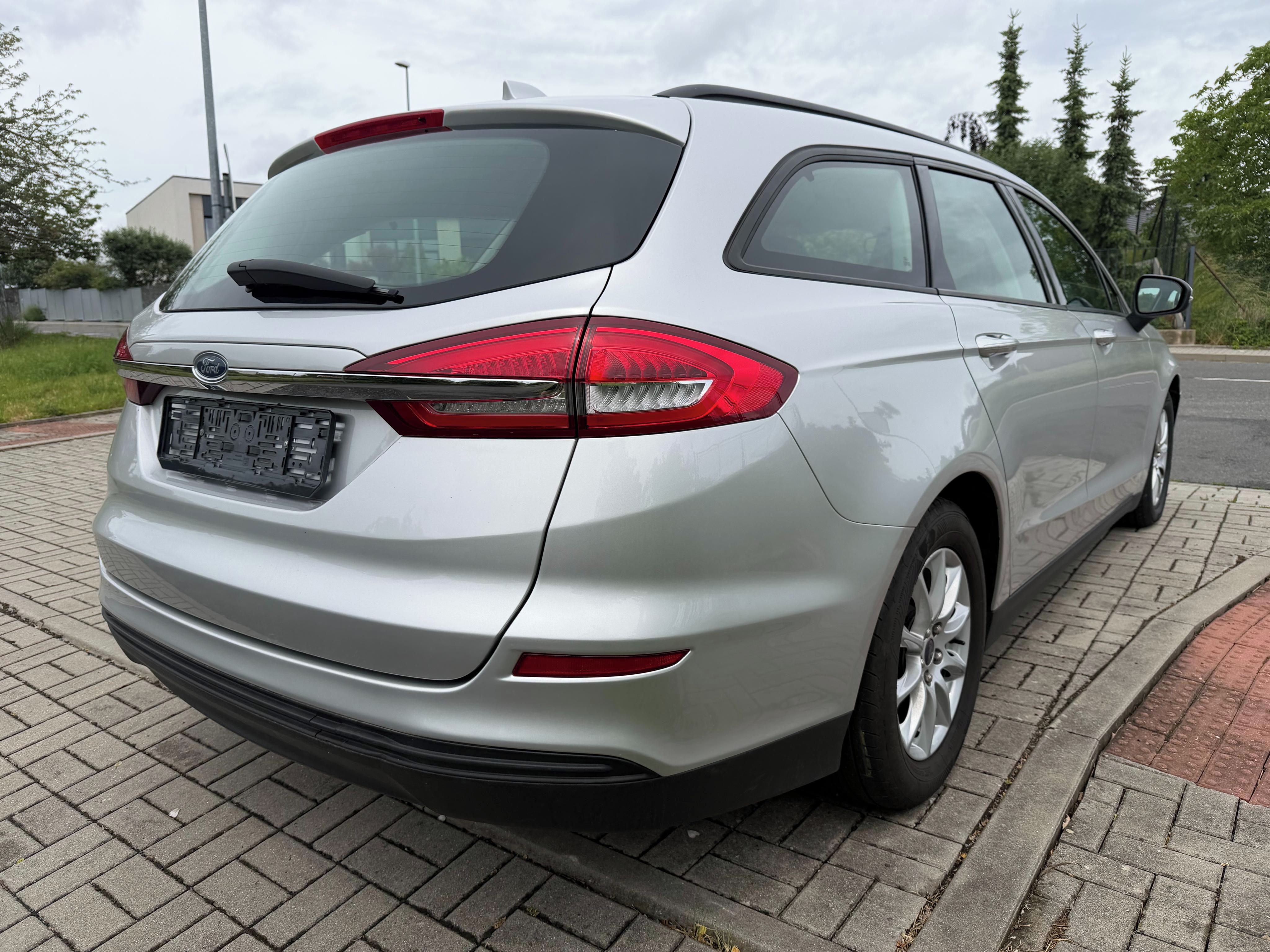 Ford Mondeo, 2,0 Tdci 110kW Trend serviska - fotka 4