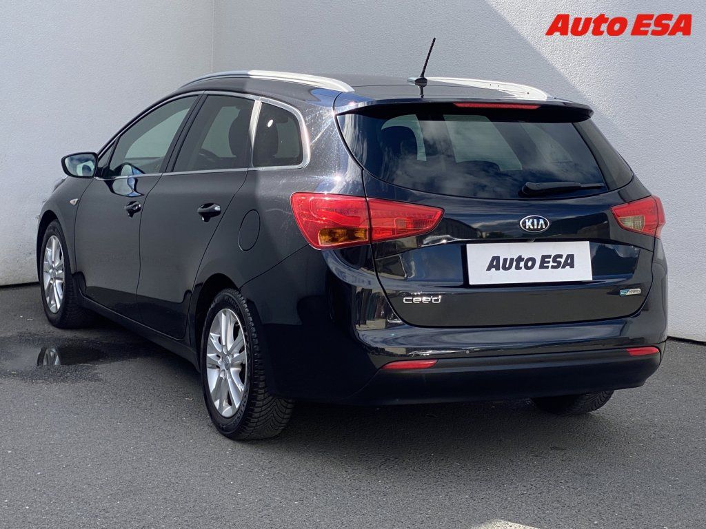 Kia Cee´d, 1.6 GDi - fotka 6