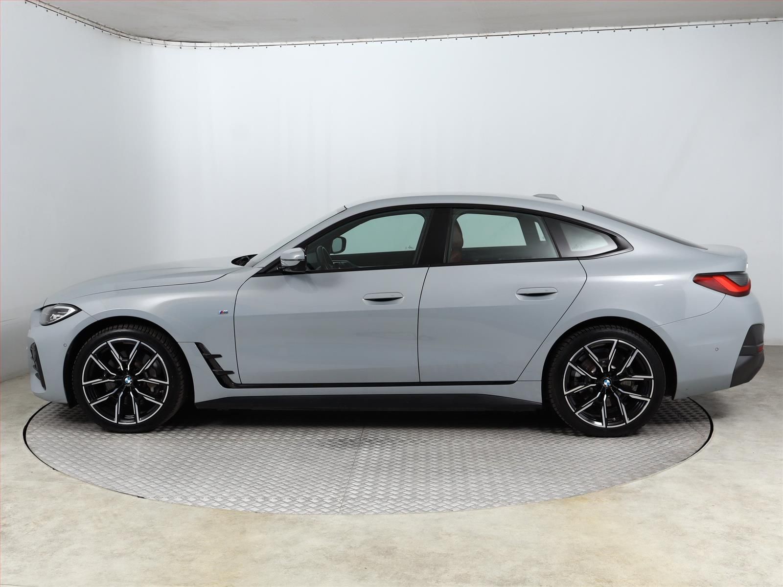 BMW i4, eDrive40 - fotka 3
