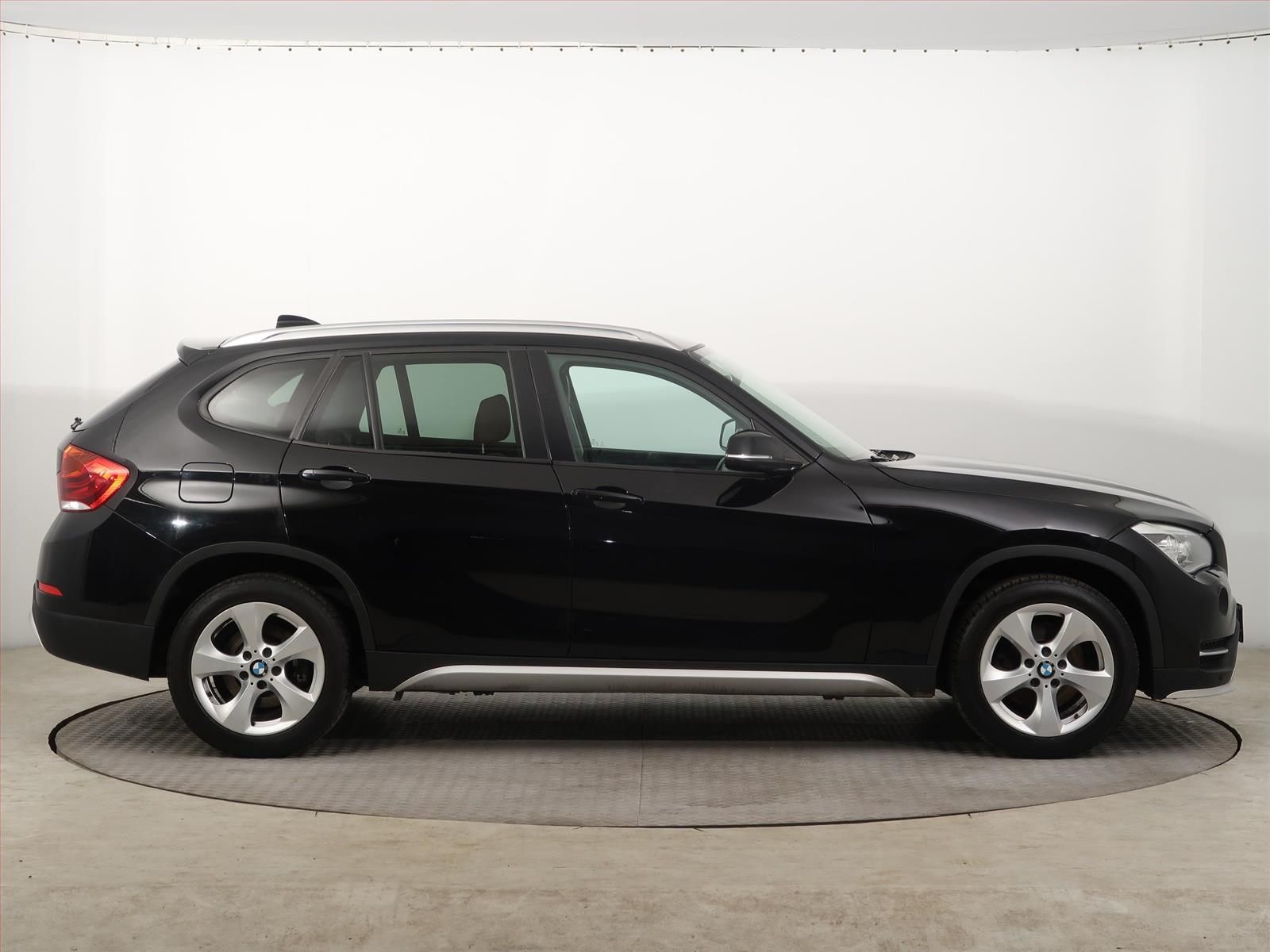 BMW X1, sDrive20d, Kůže, Navi - fotka 6