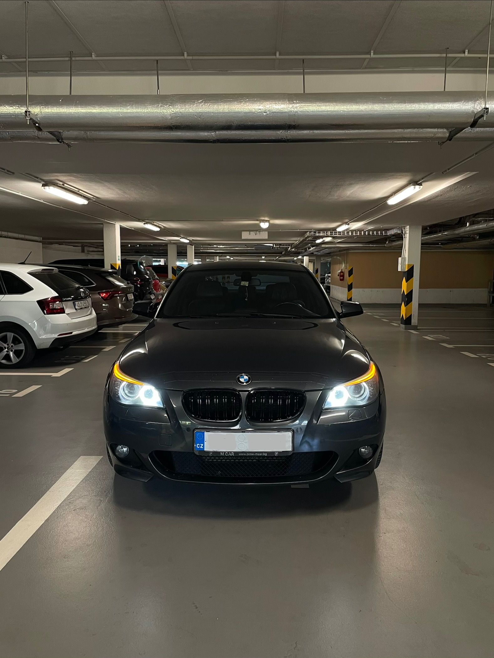 BMW Řada 5, 530d xDrive, M-Packet, bi-xen - fotka 2