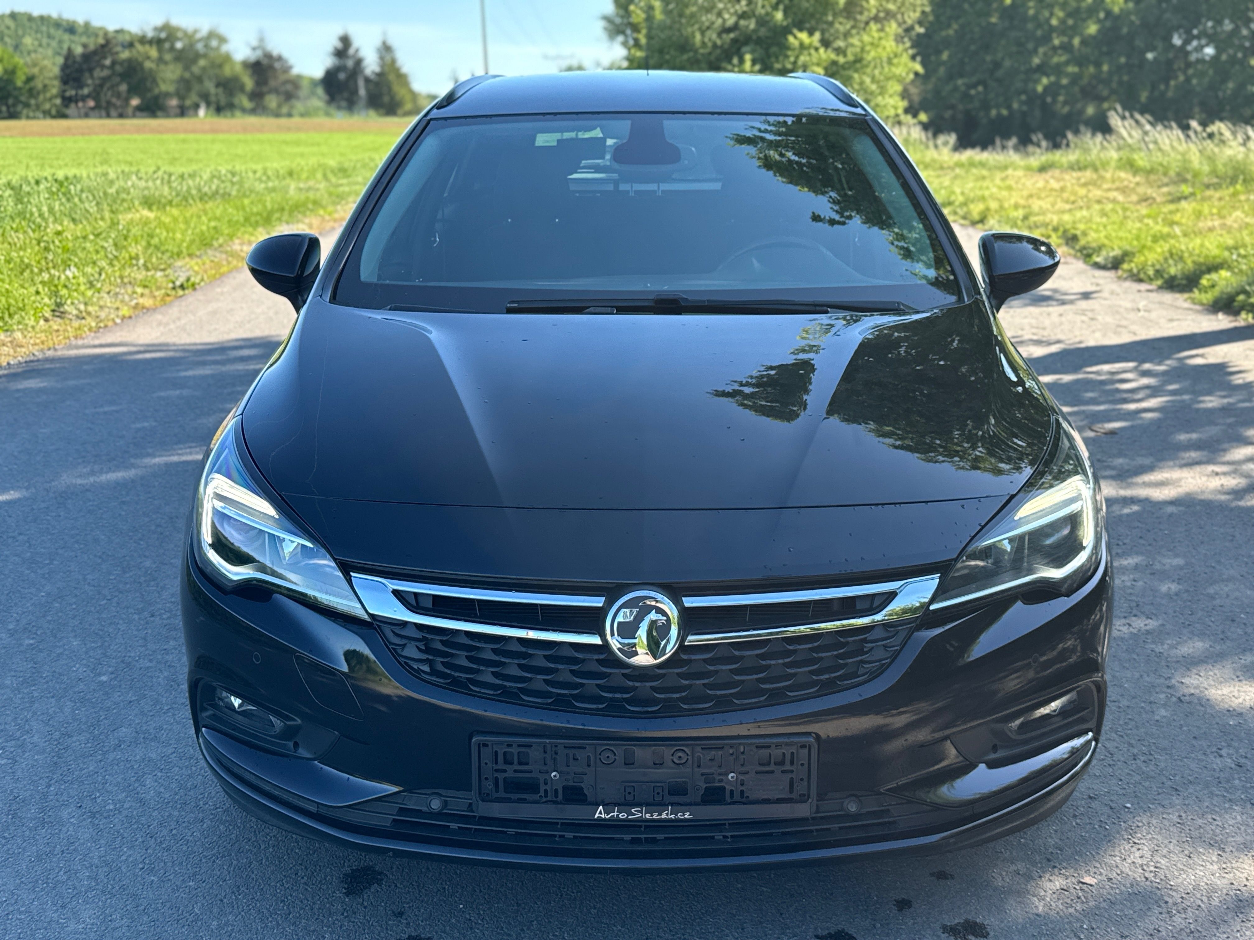 Opel Astra, 1,0 Turbo 77kw black edition - fotka 5