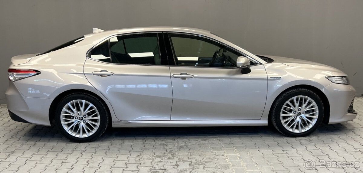 Toyota Camry, 2,5 Hybrid Executive VIP - fotka 3