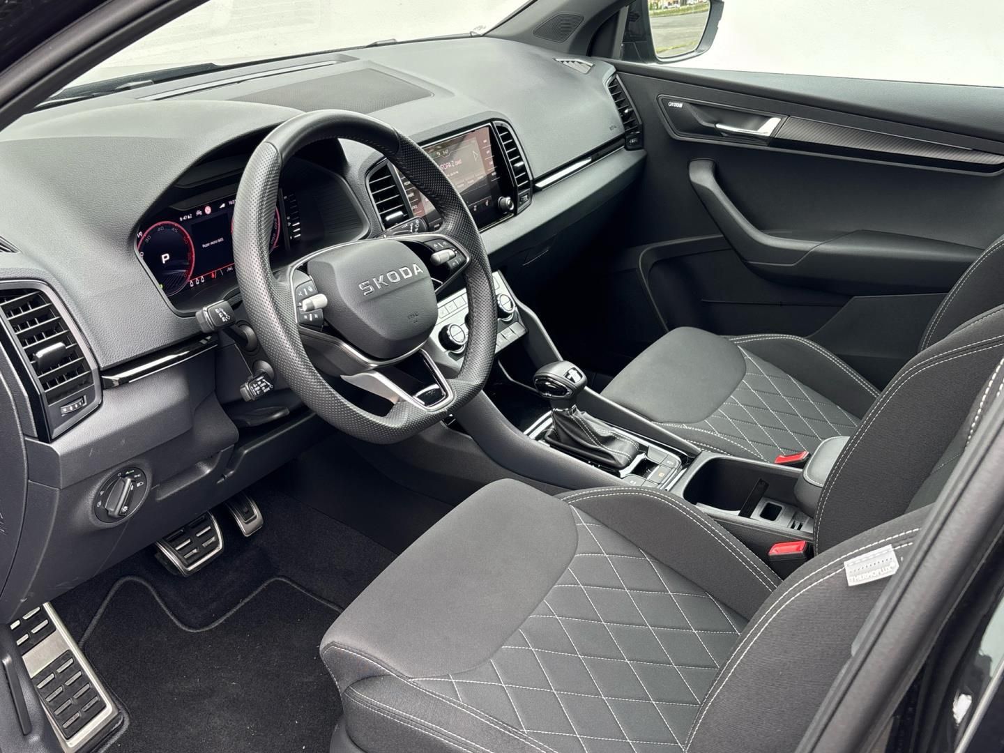 Škoda Karoq, 2.0 TDI / 110 kW SPORT LINE - fotka 6