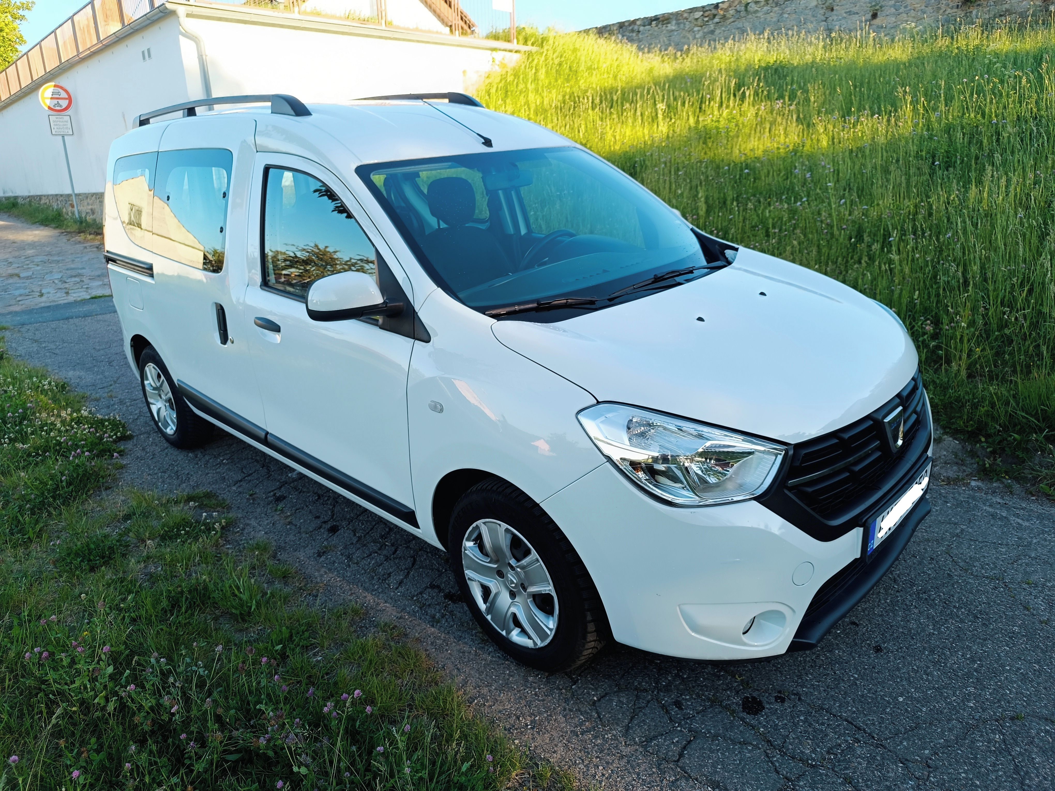 Dacia Dokker, 1,6 benzín 75kW,2019,ČR,1.maj - fotka 3