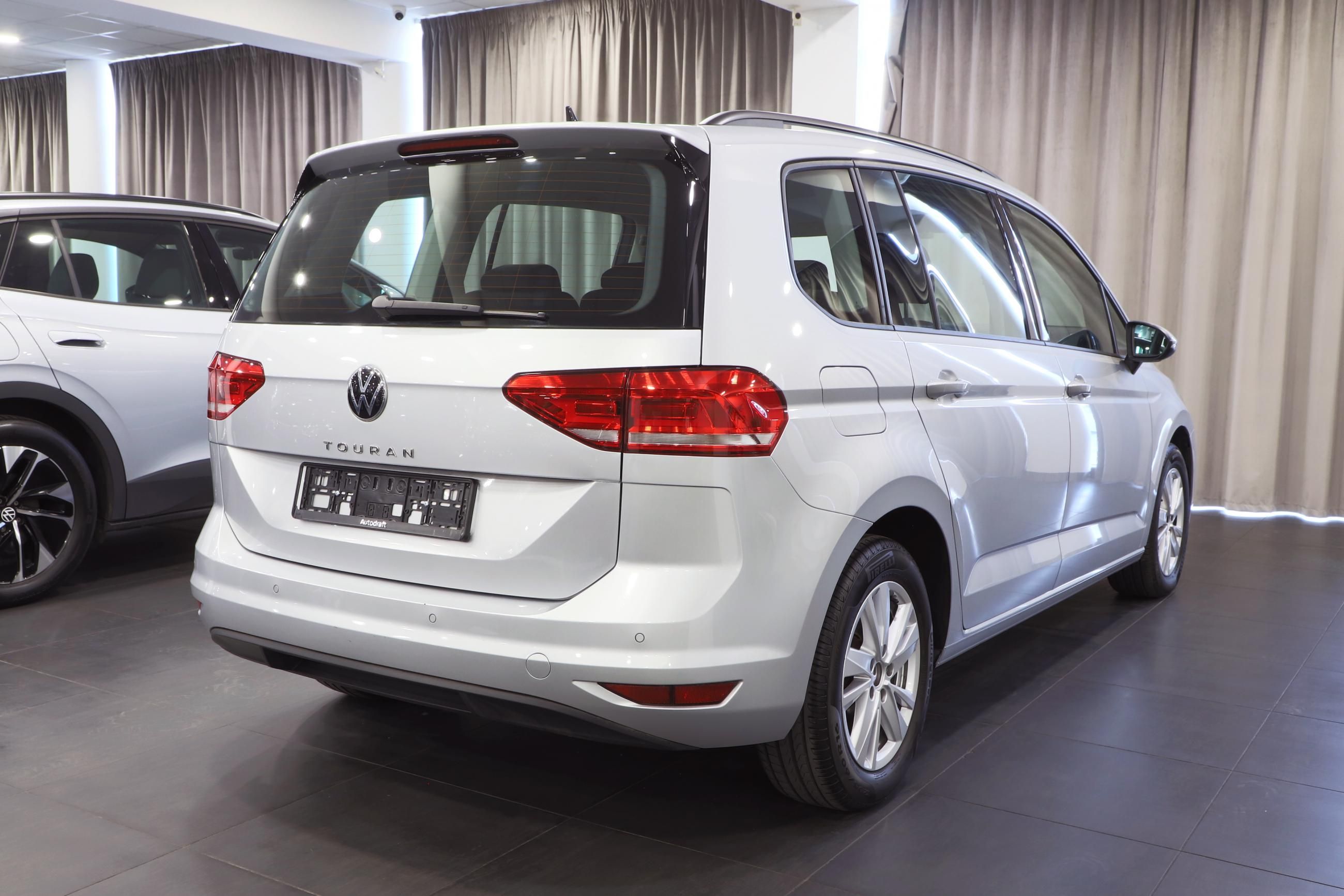 Volkswagen Touran, 2.0 TDI 90kW / ALU 16'' - fotka 3