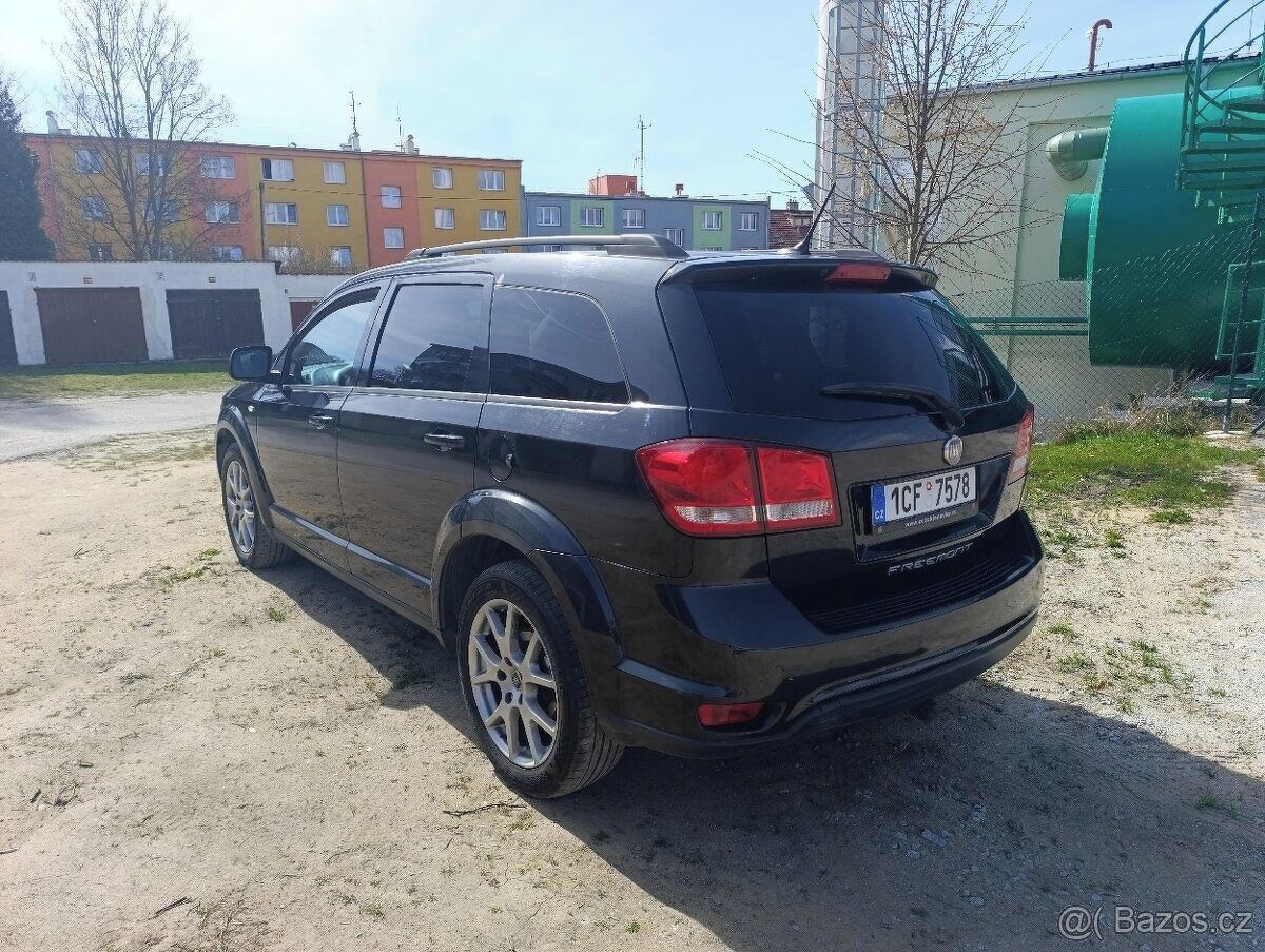 Fiat Freemont, 2.0 TDi 7 míst , kůže , tažné - fotka 4