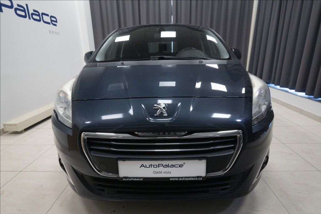 Peugeot 5008, 2,0 HDI NAVIGACE TAŽNÉ 7 MÍST - fotka 2