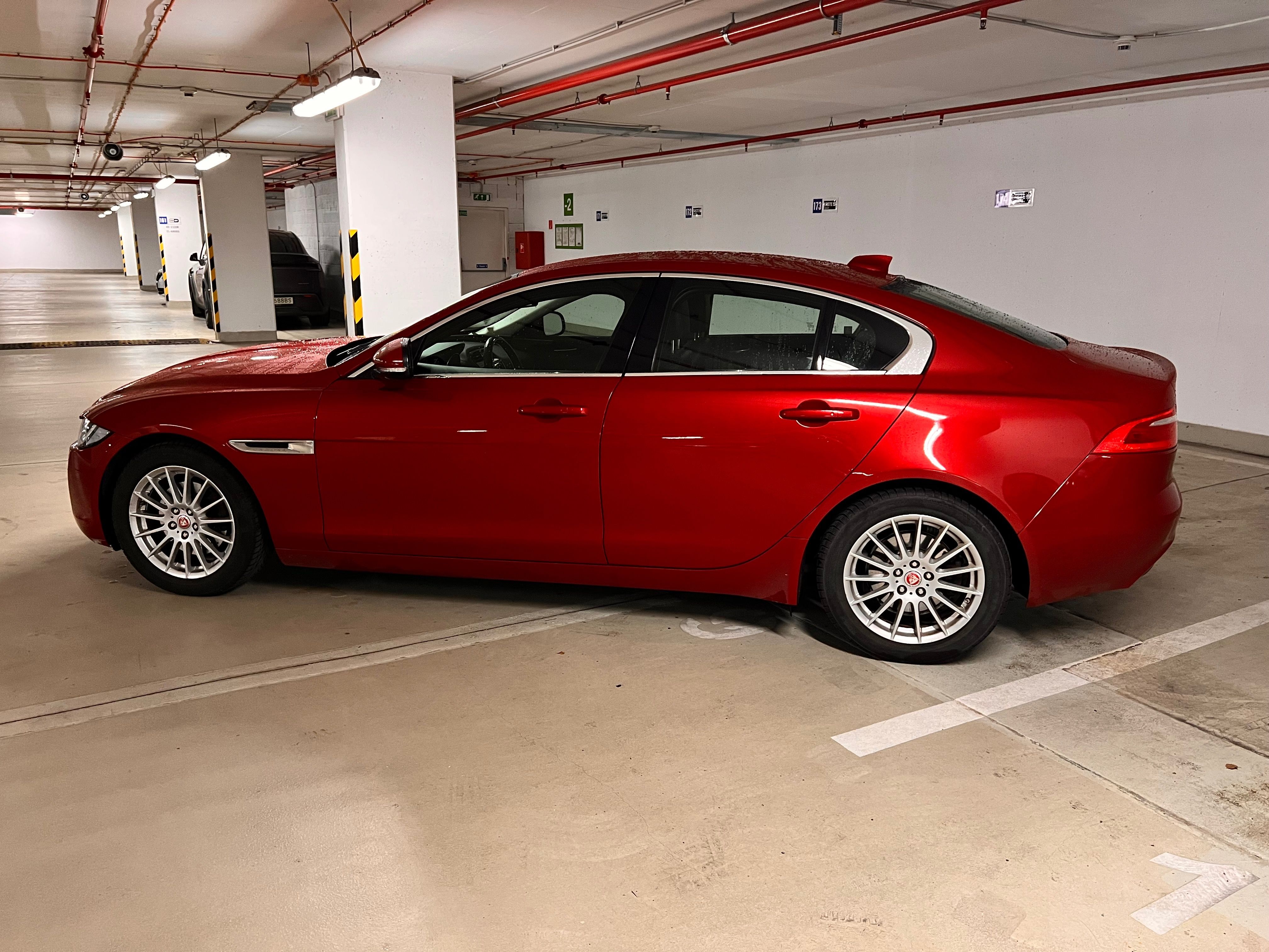 Jaguar XE, Prestige 120kW - fotka 3