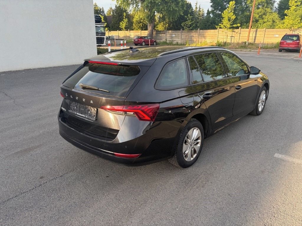Škoda Octavia, 1.0 TSI Business Edition - fotka 4