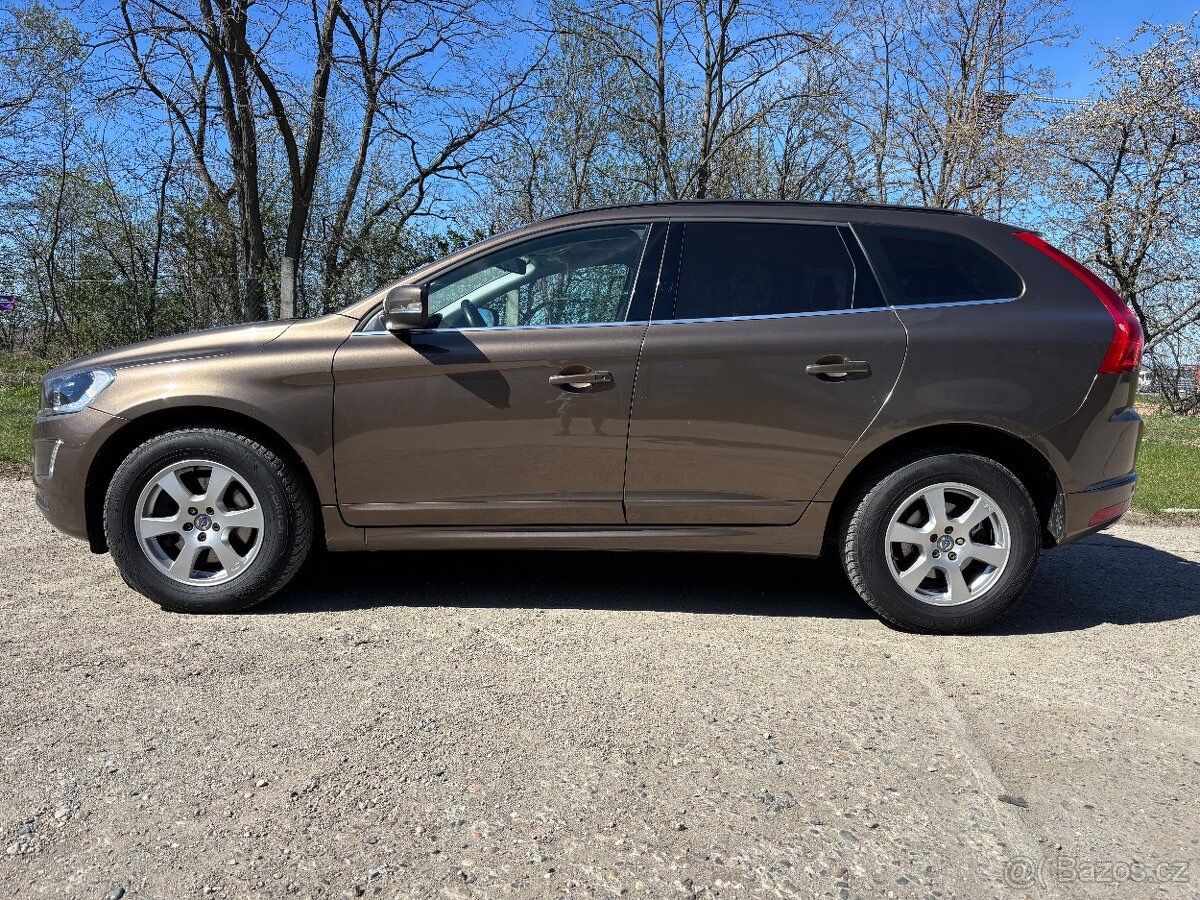 Volvo XC60, Volvo XC60 Automat 4x4 2,4D - fotka 6