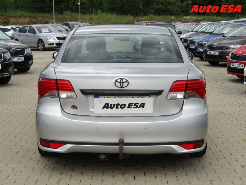 Toyota Avensis, 2.2D - fotka 5