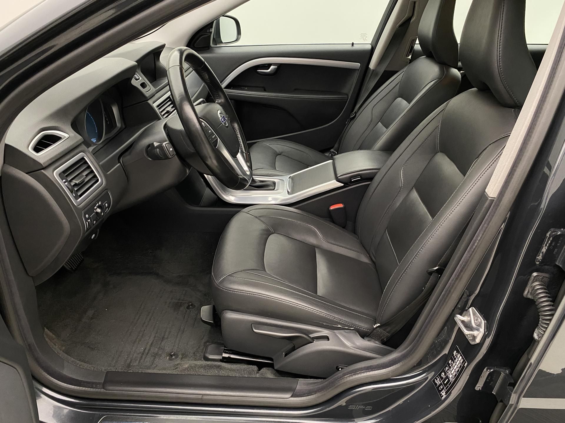 Volvo V70, D3 MOMENTUM AUT - fotka 3