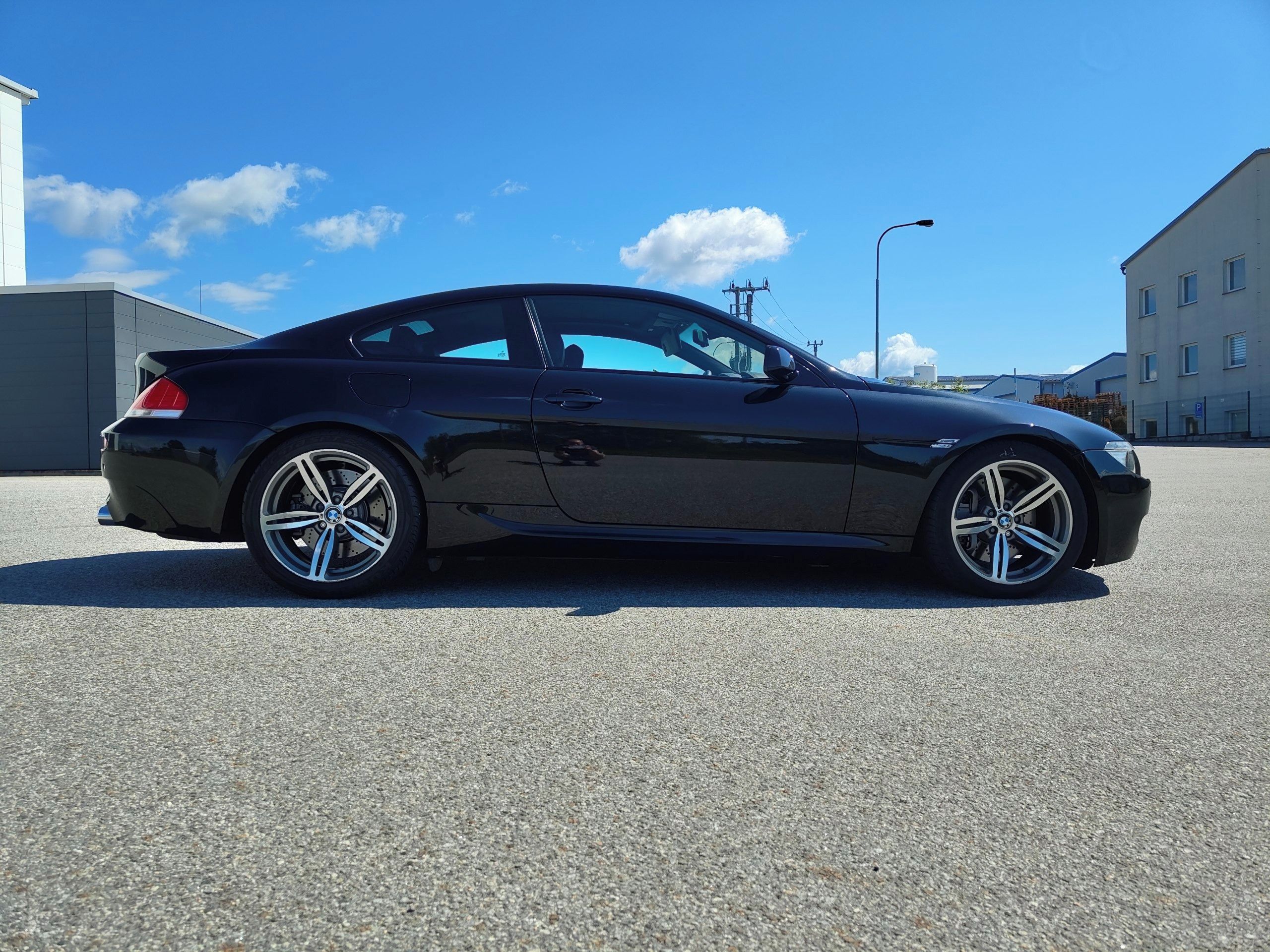 BMW Řada 6, 645Ci zachovalé - fotka 2