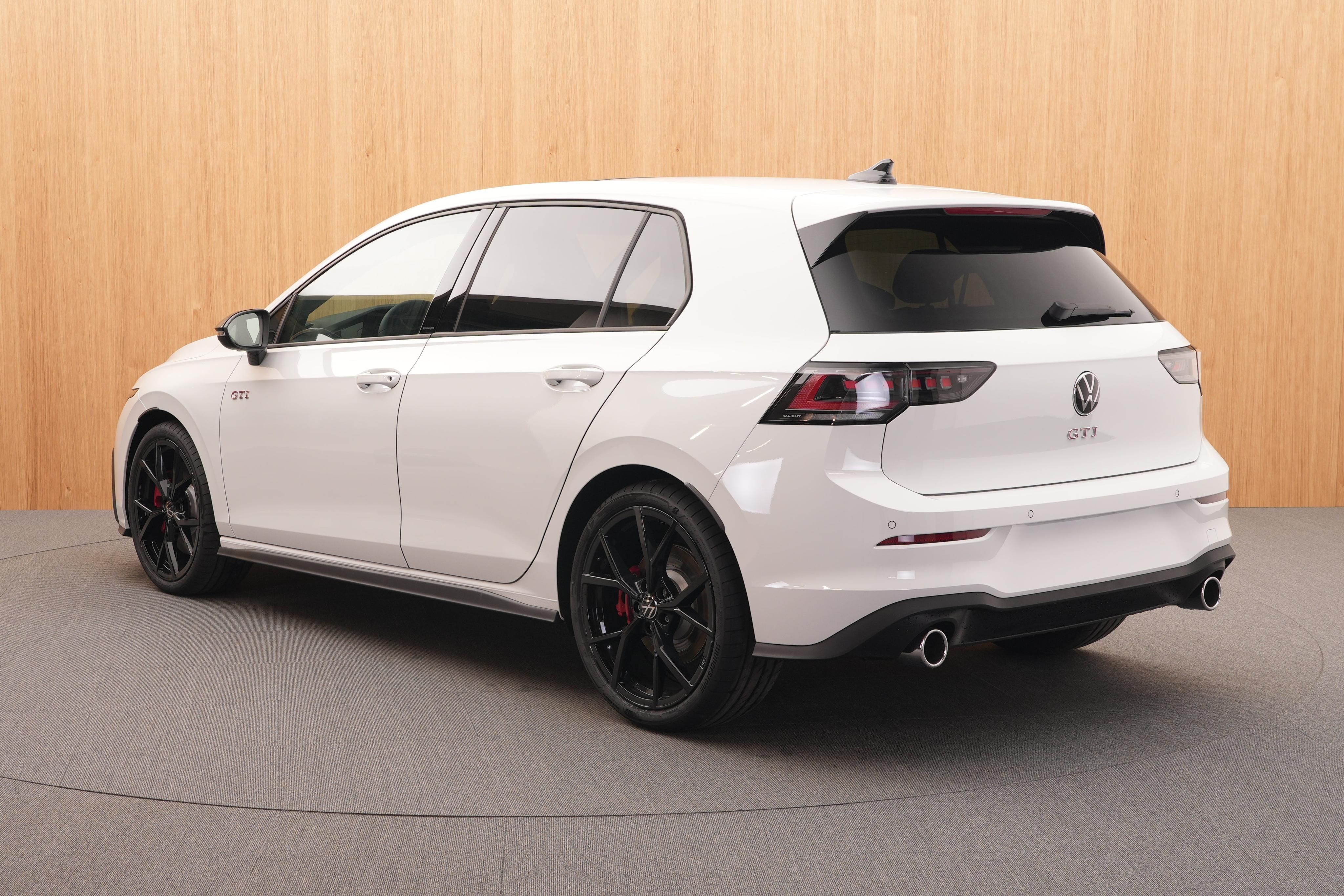 Volkswagen Golf, GTI 2.0 TSI DSG - fotka 3