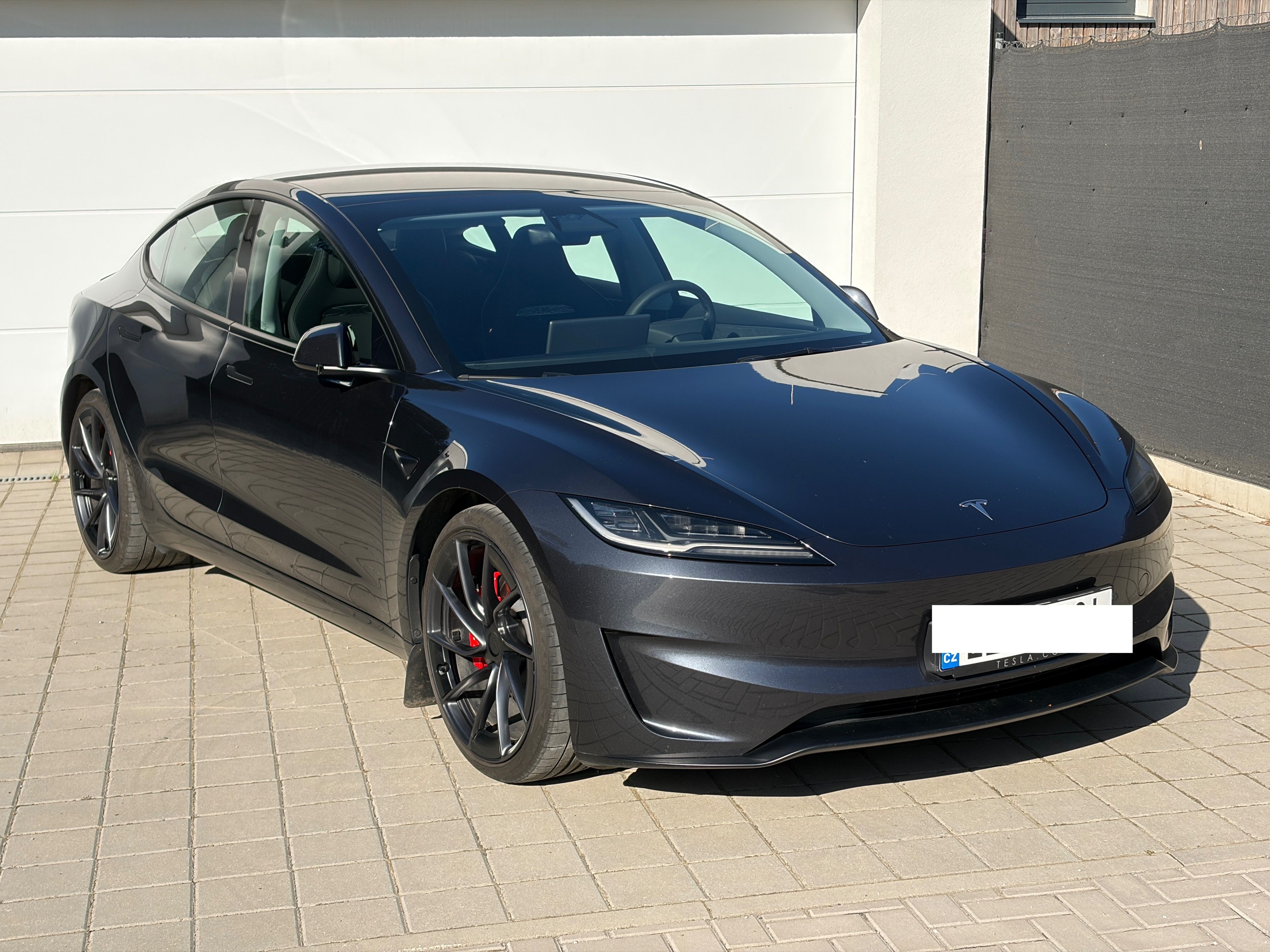 Tesla Model 3, Performance Highland ČR