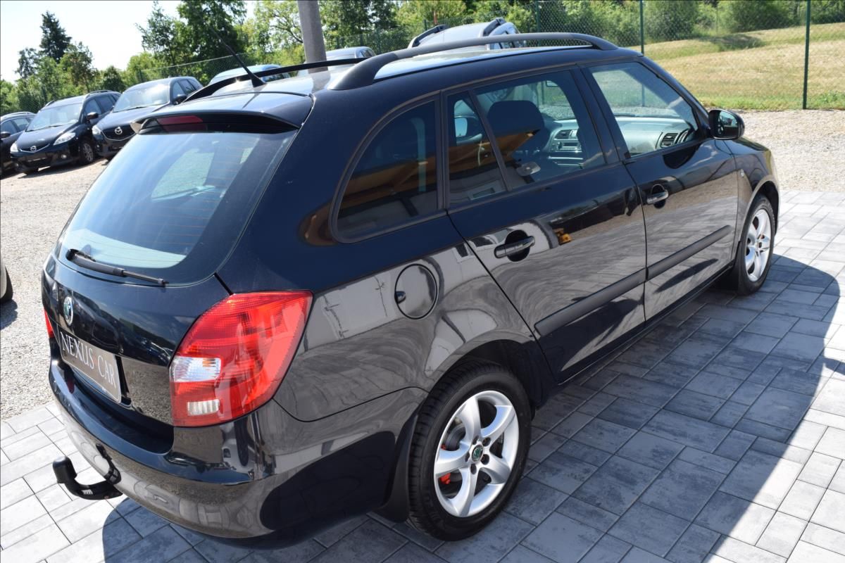 Škoda Fabia, 1,6 TDI TAŽNÉ PO SERVISE ALU - fotka 5