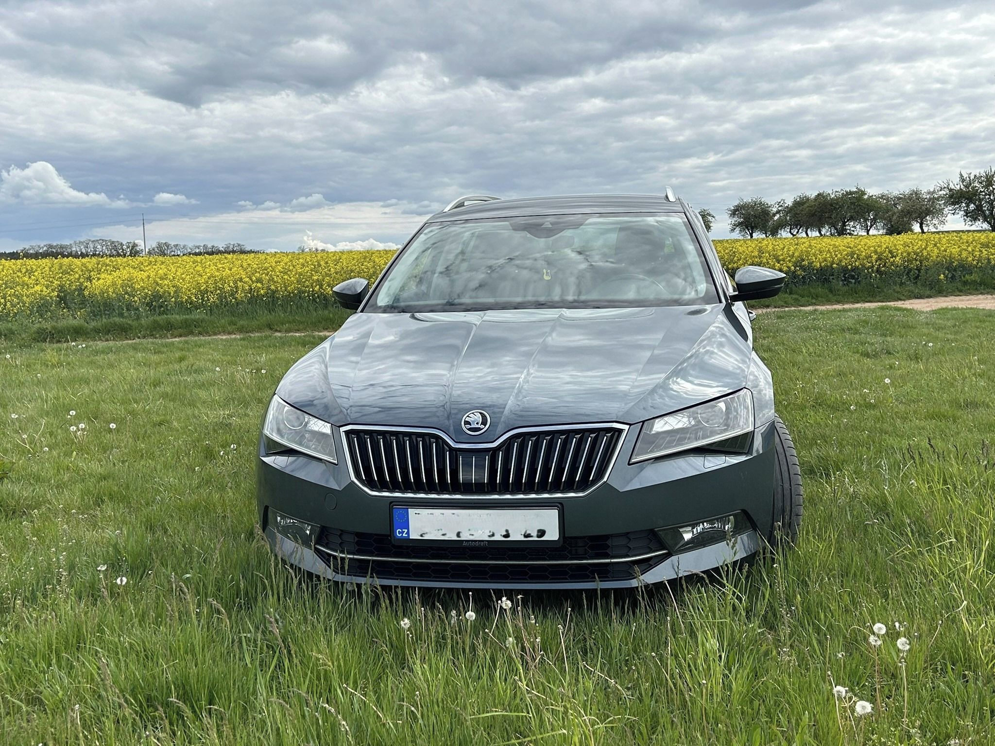 Škoda Superb, 2.0 TDI - Servisováno - fotka 2
