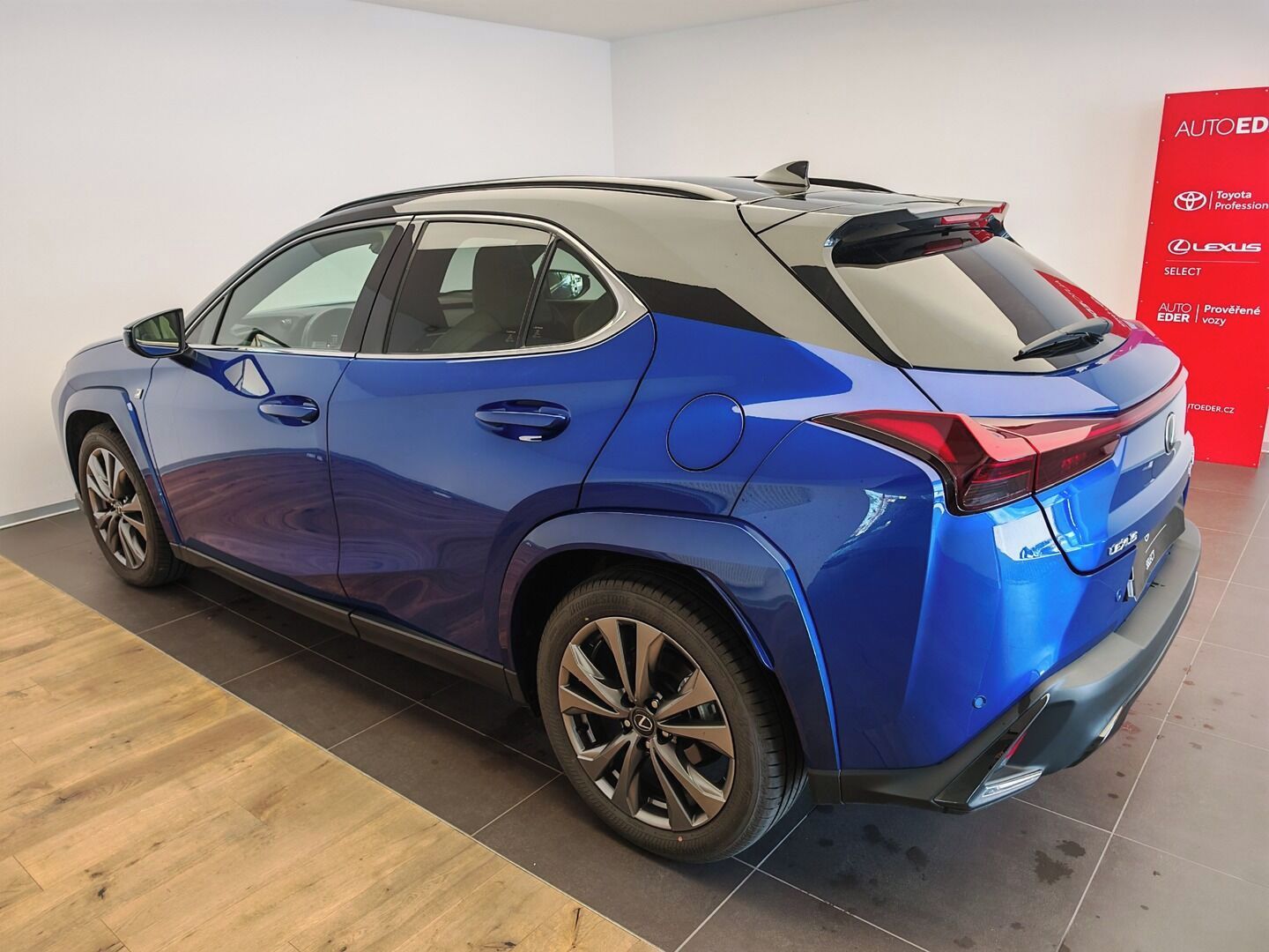 Lexus UX 300h, 300h 4×4  F Sport Plus - fotka 6