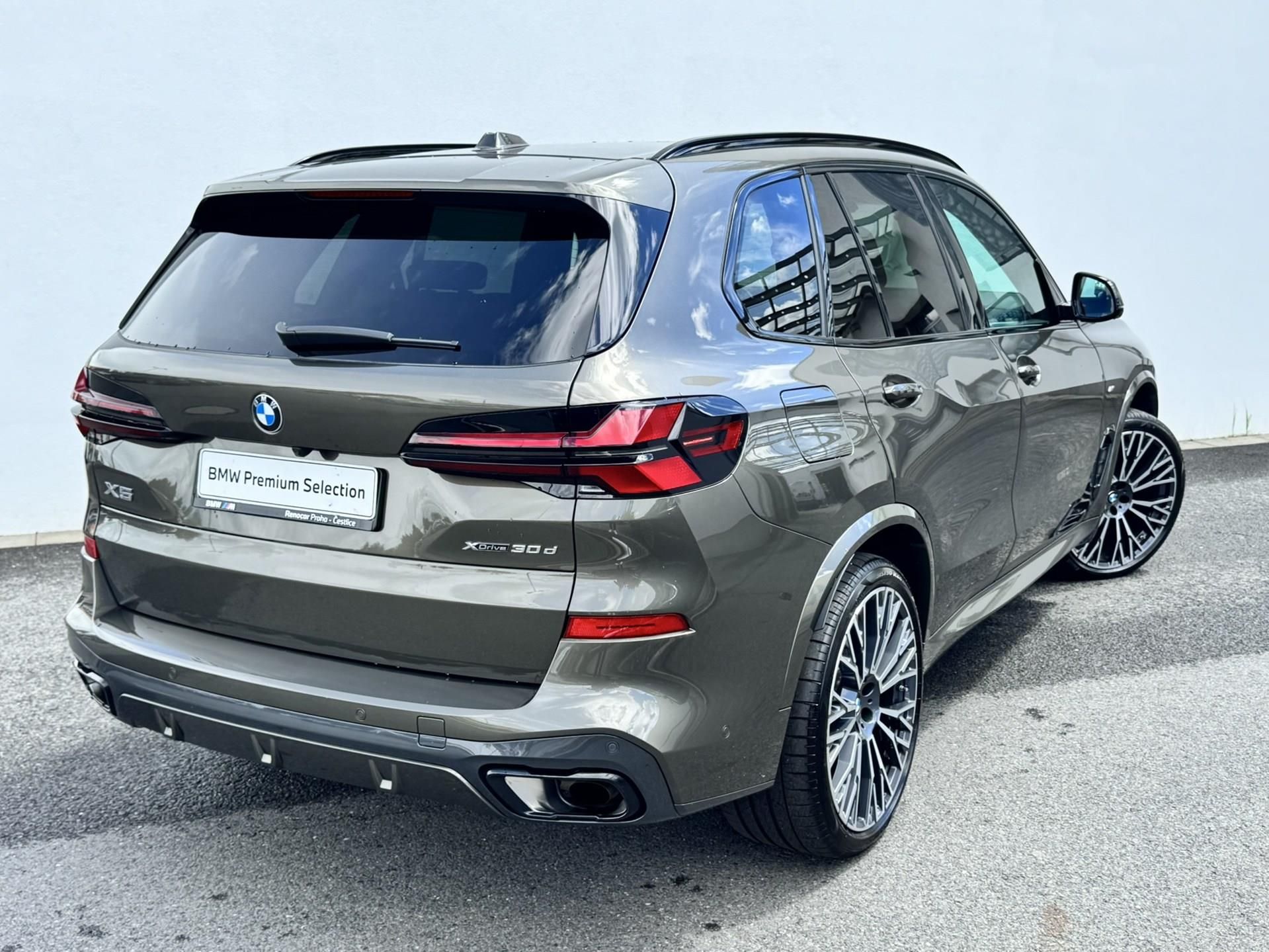 BMW X5, X5 xDrive30D M PRO - fotka 2